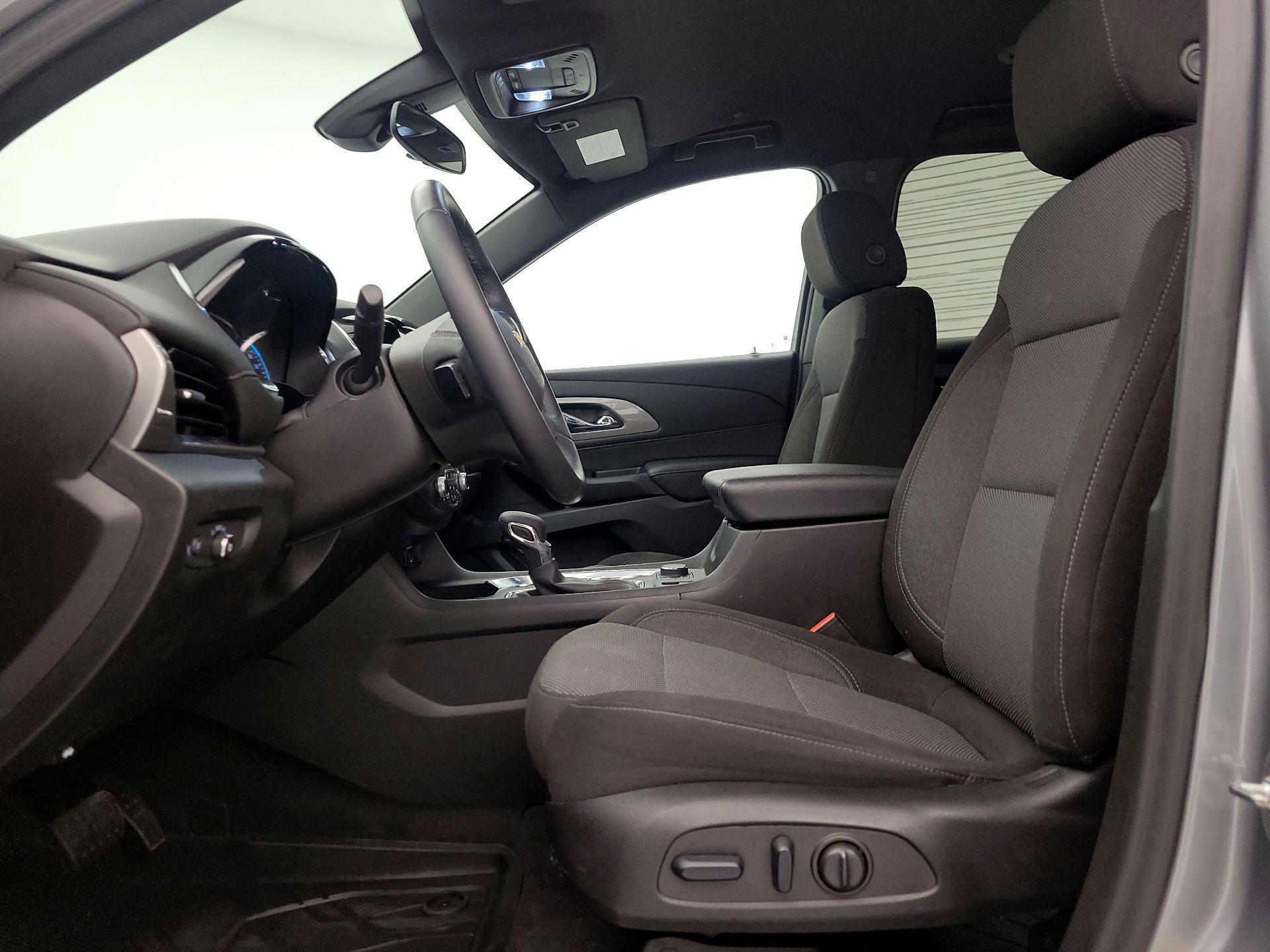 Thumbnail: 2023 Chevrolet Traverse - 11