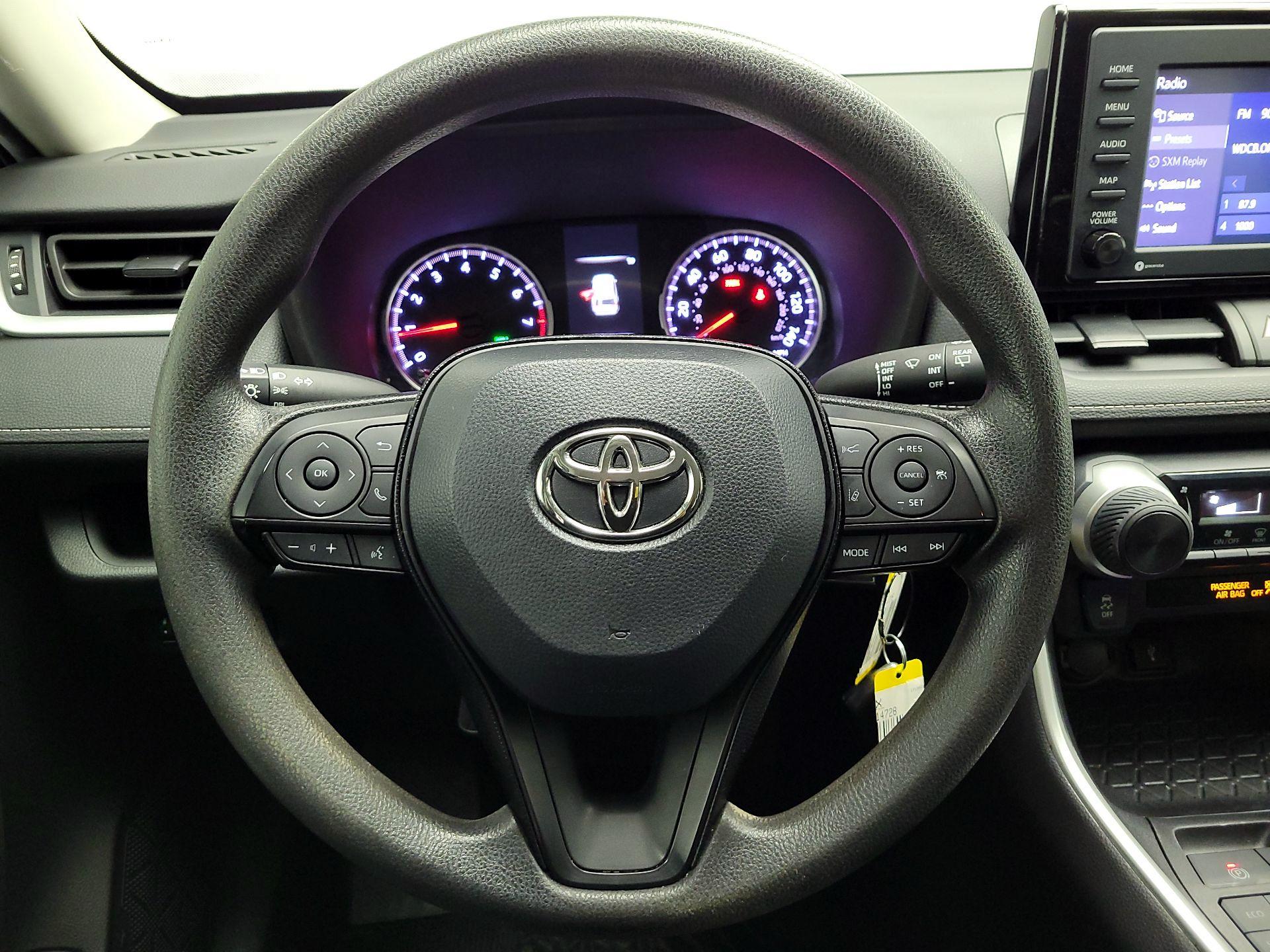 Thumbnail: 2021 Toyota RAV4 - 10