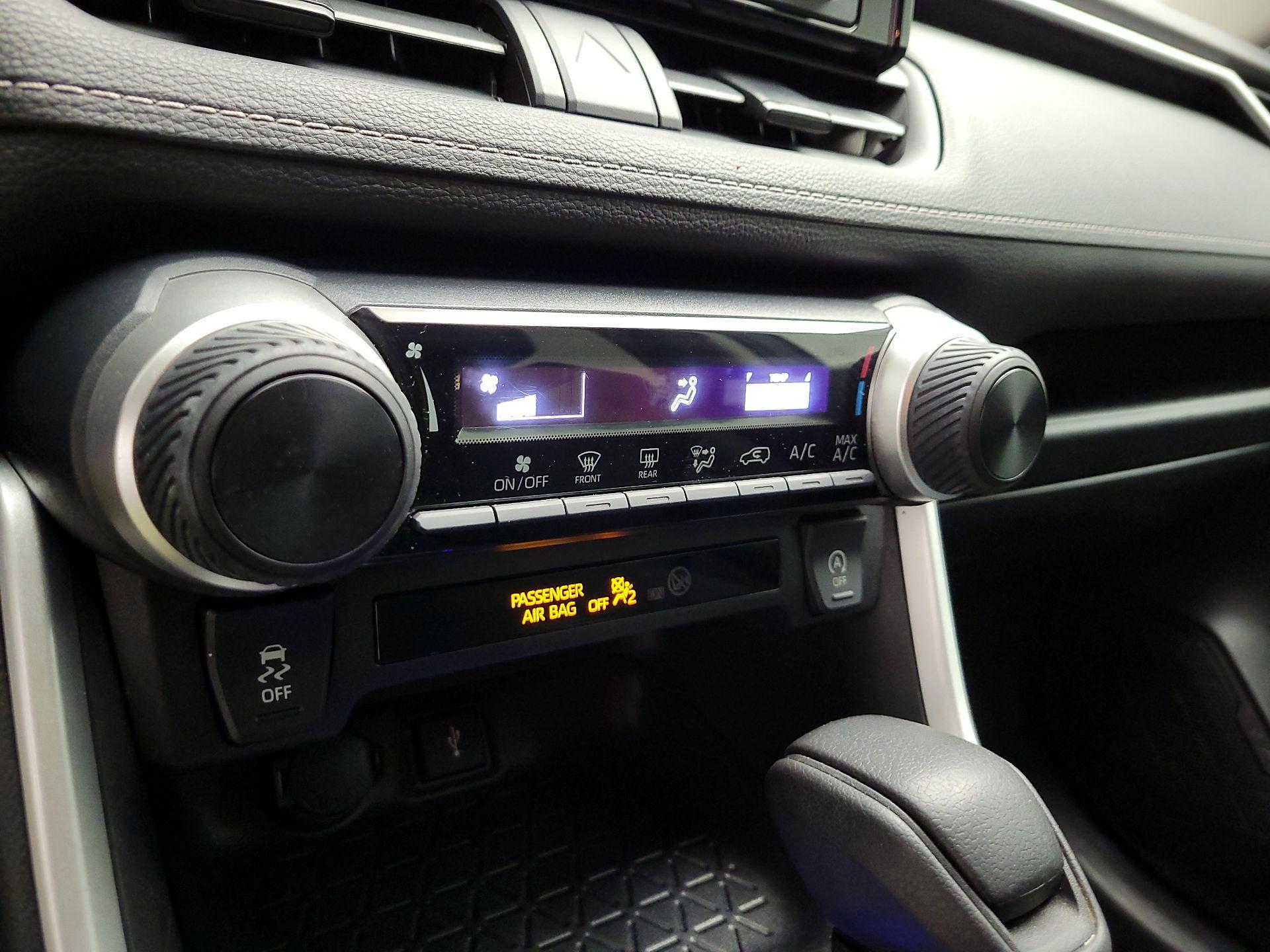 Thumbnail: 2021 Toyota RAV4 - 14