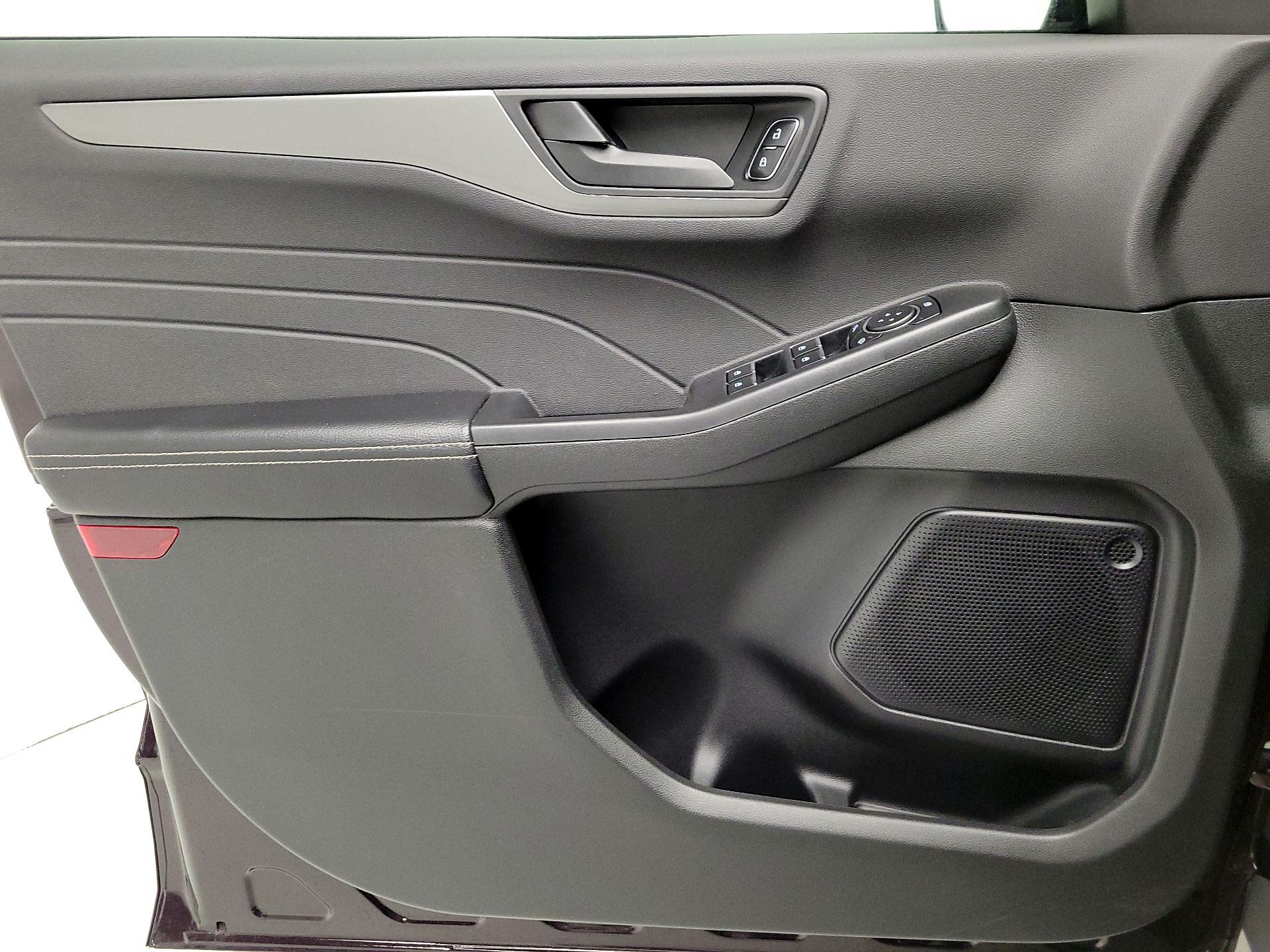 Thumbnail: 2023 Ford Escape - 12