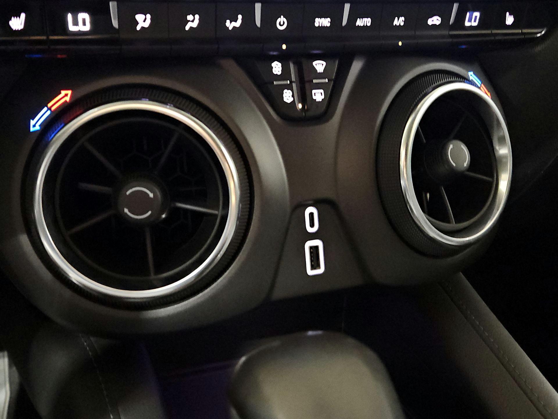 Thumbnail: 2019 Chevrolet Blazer - 18