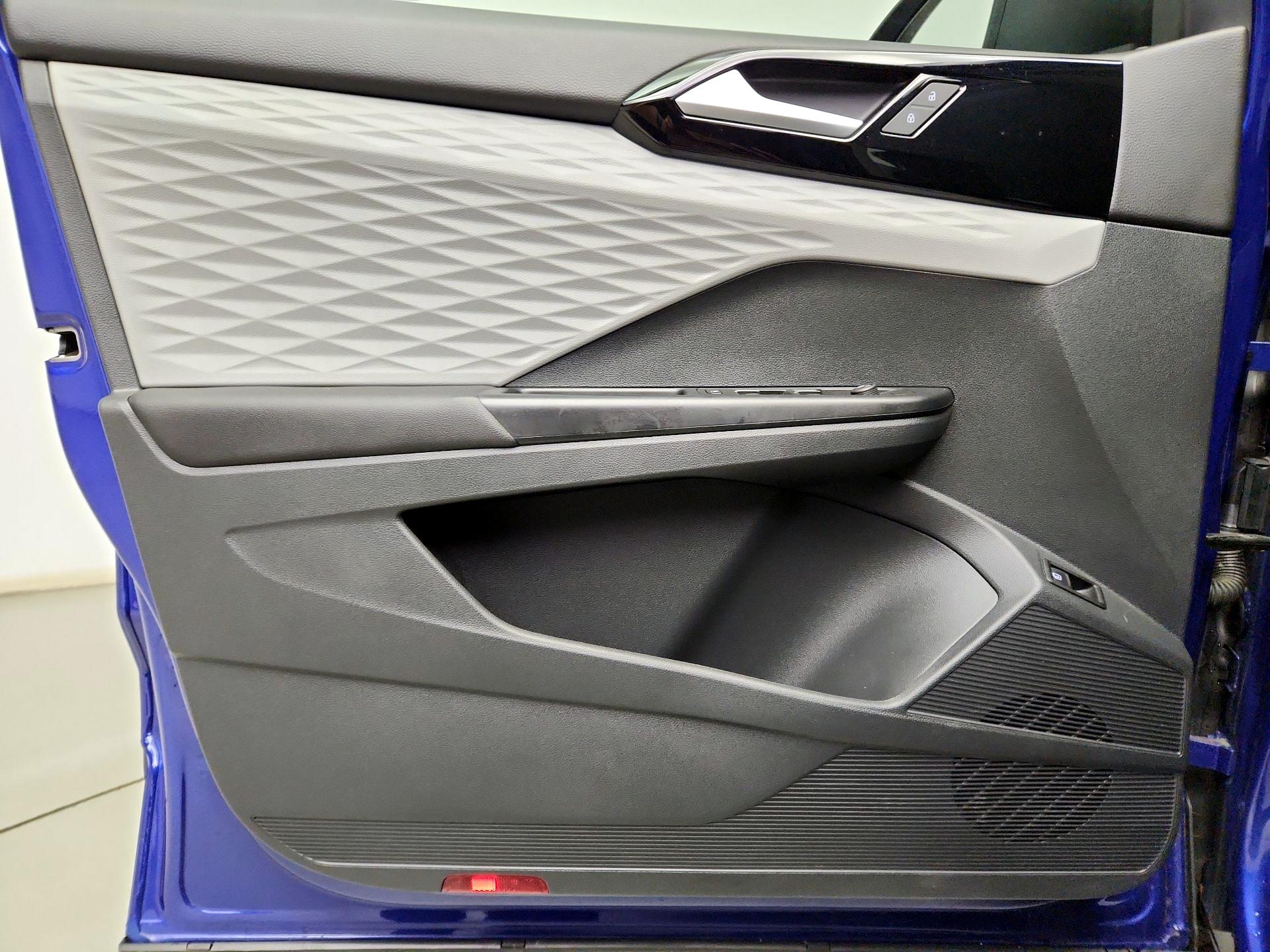 Thumbnail: 2023 Volkswagen Taos - 12