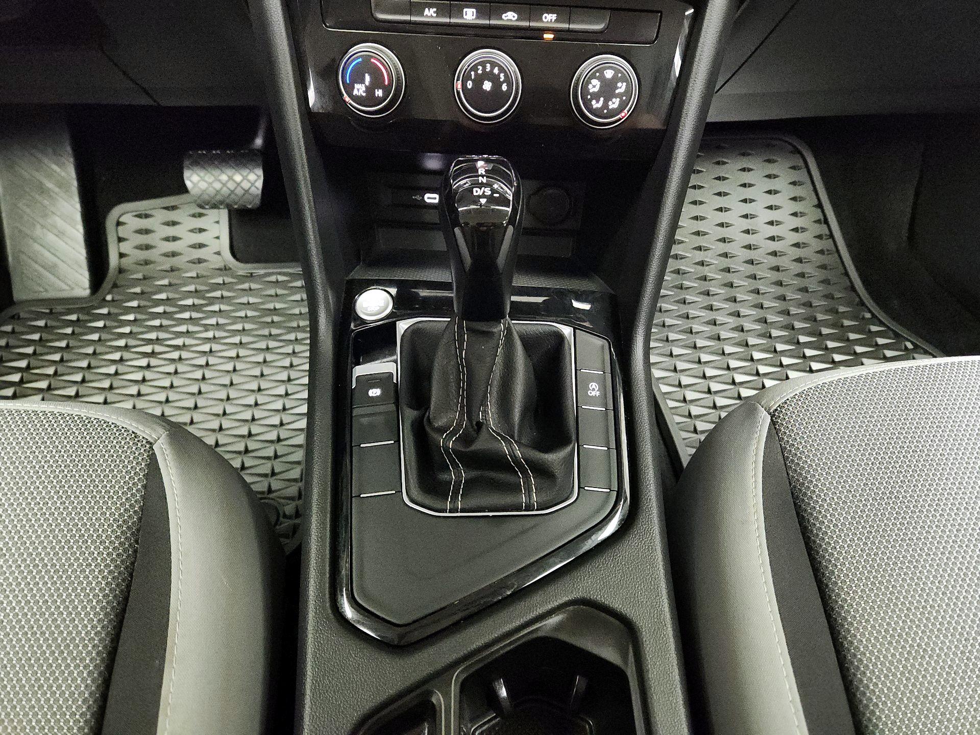 Thumbnail: 2023 Volkswagen Taos - 17