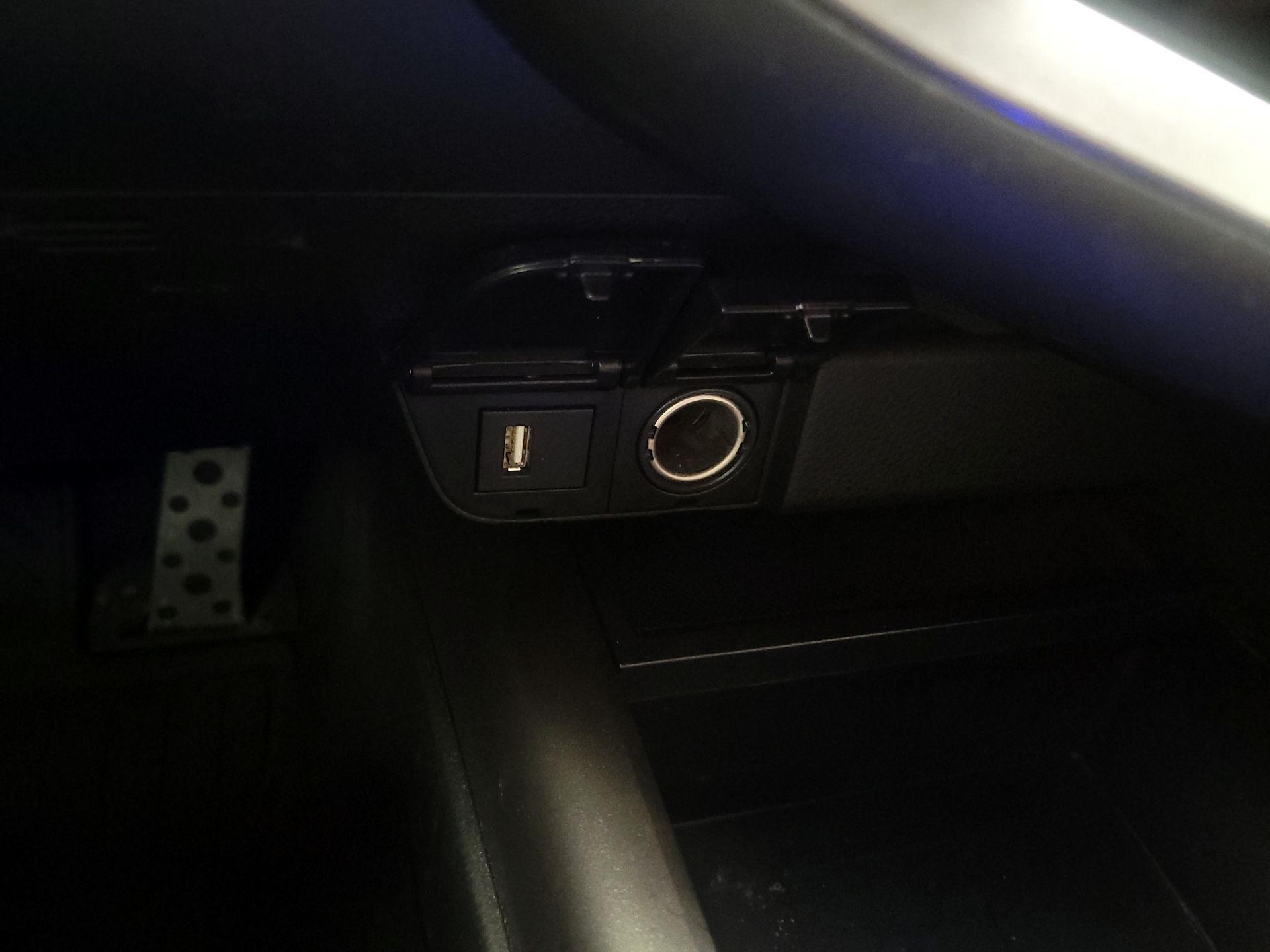 Thumbnail: 2023 Toyota Camry - 18