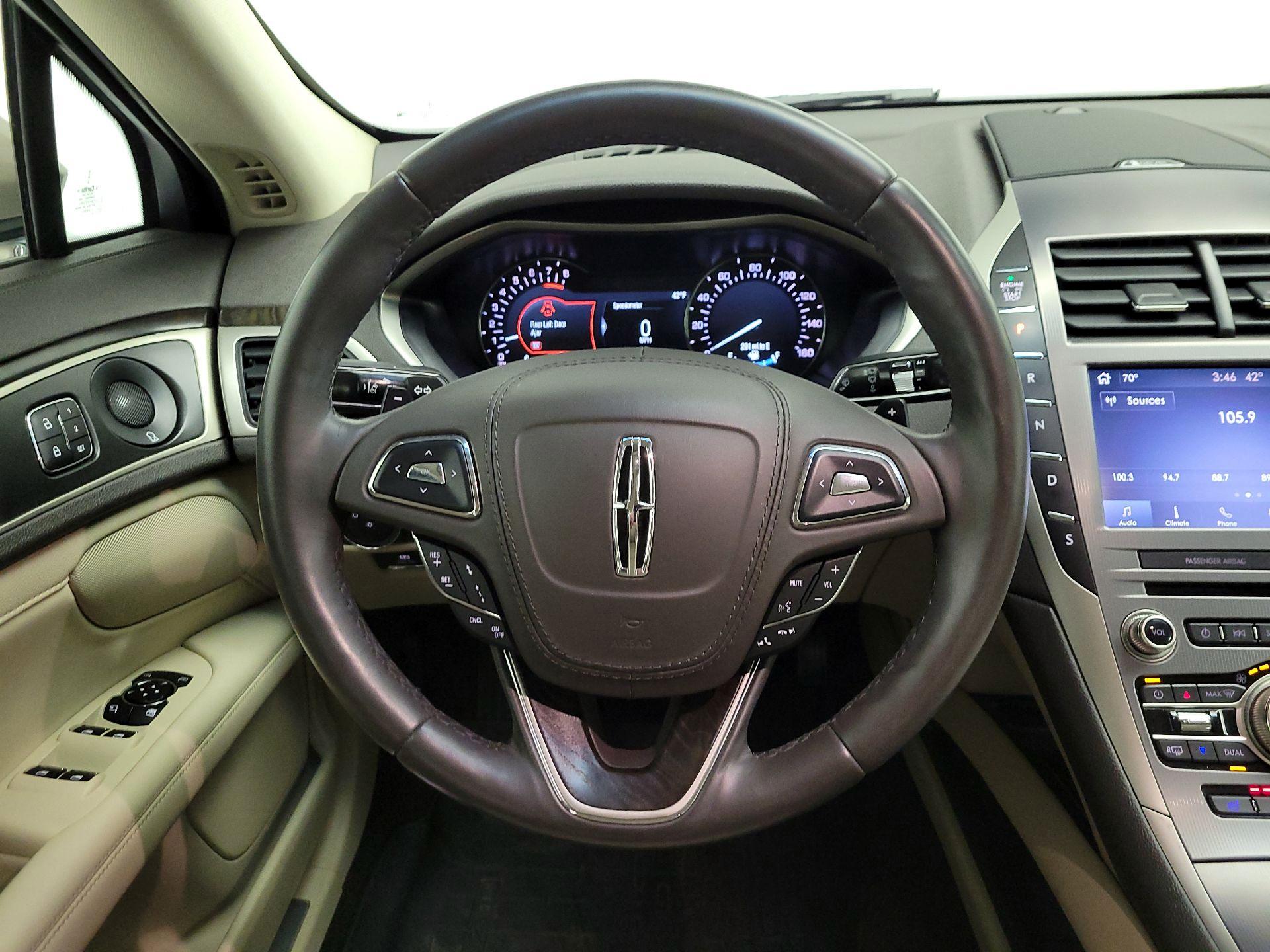 Thumbnail: 2020 Lincoln MKZ - 10