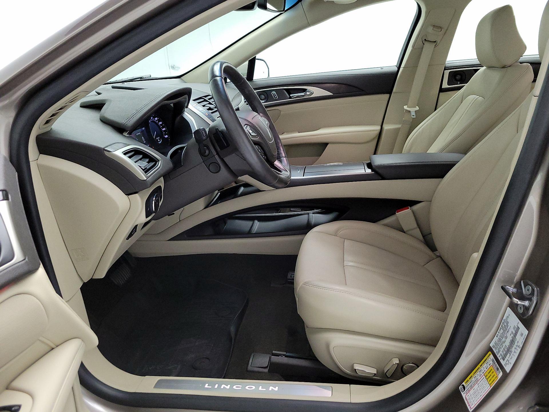 Thumbnail: 2020 Lincoln MKZ - 11