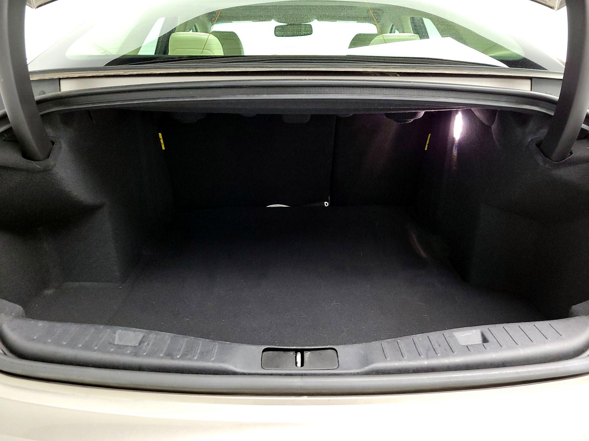 Thumbnail: 2020 Lincoln MKZ - 16