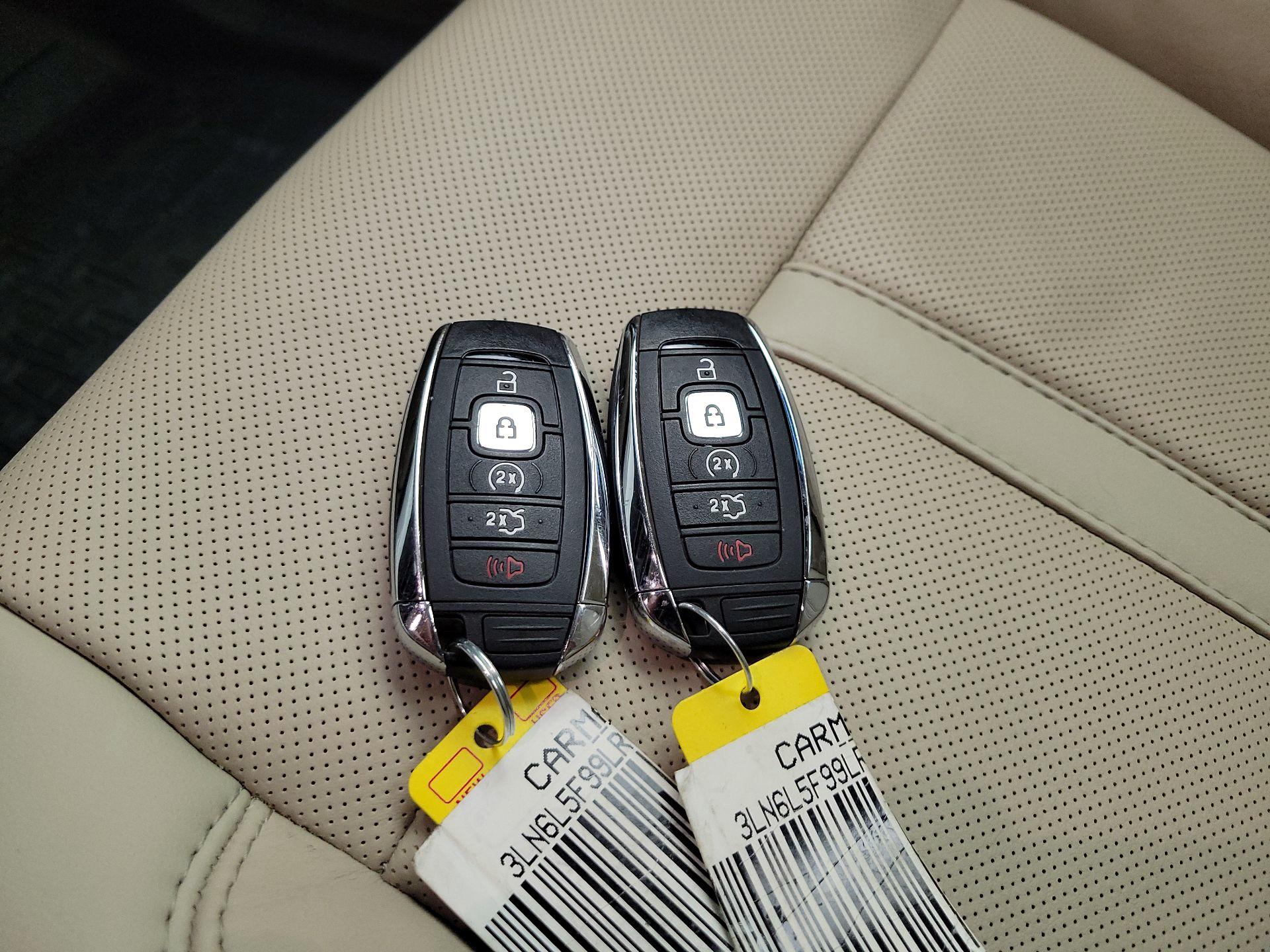 Thumbnail: 2020 Lincoln MKZ - 18