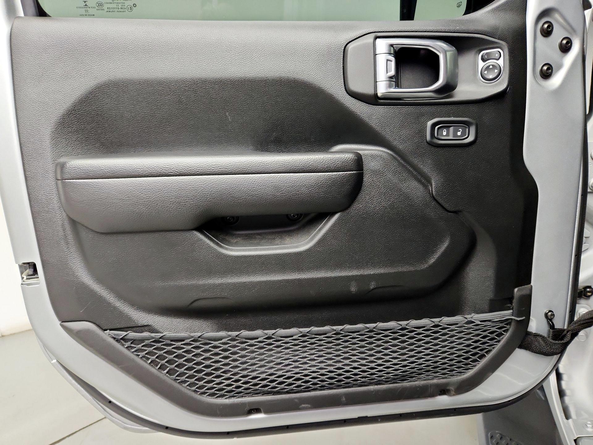 Thumbnail: 2022 Jeep Gladiator - 12