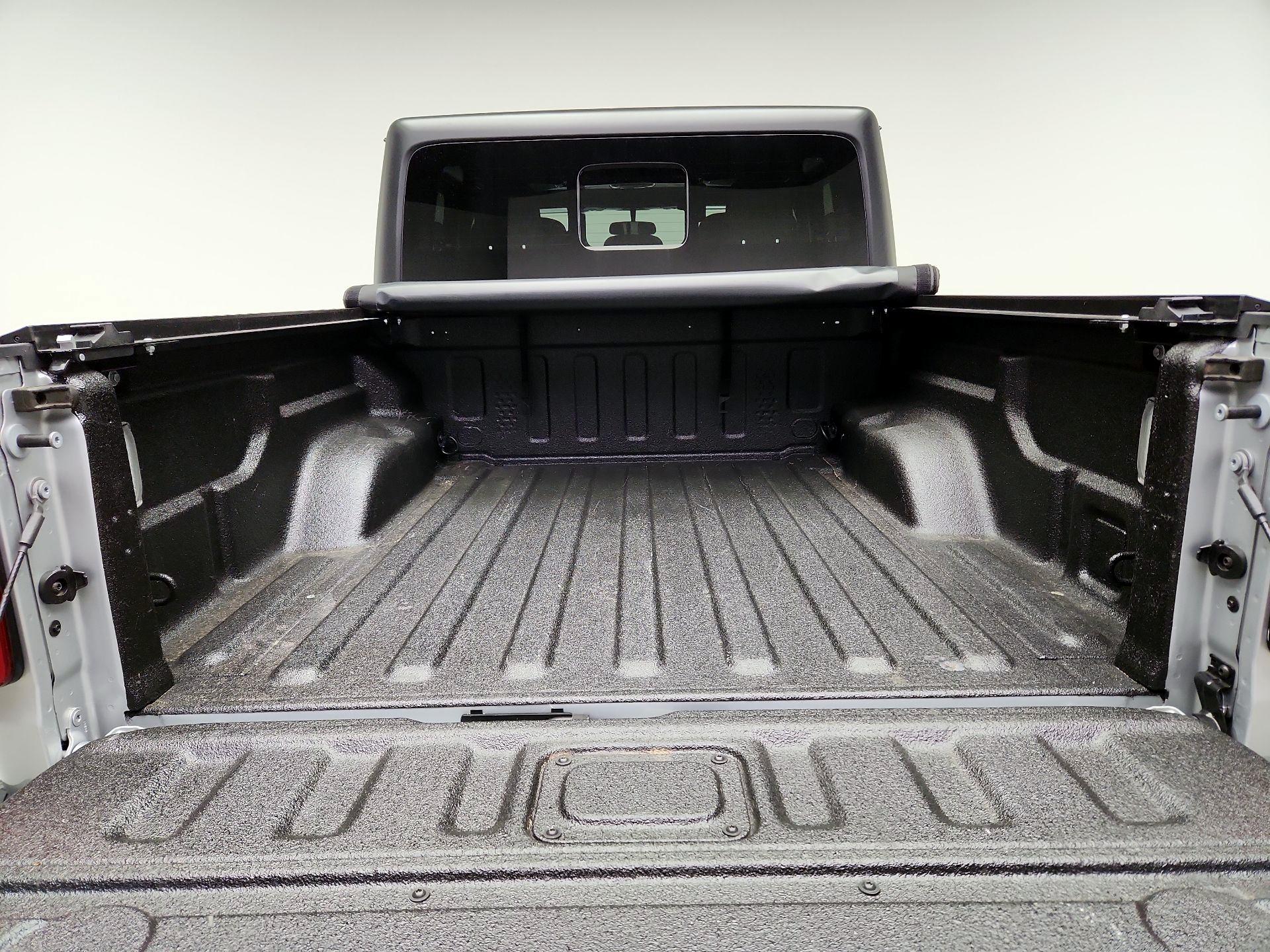 Thumbnail: 2022 Jeep Gladiator - 19