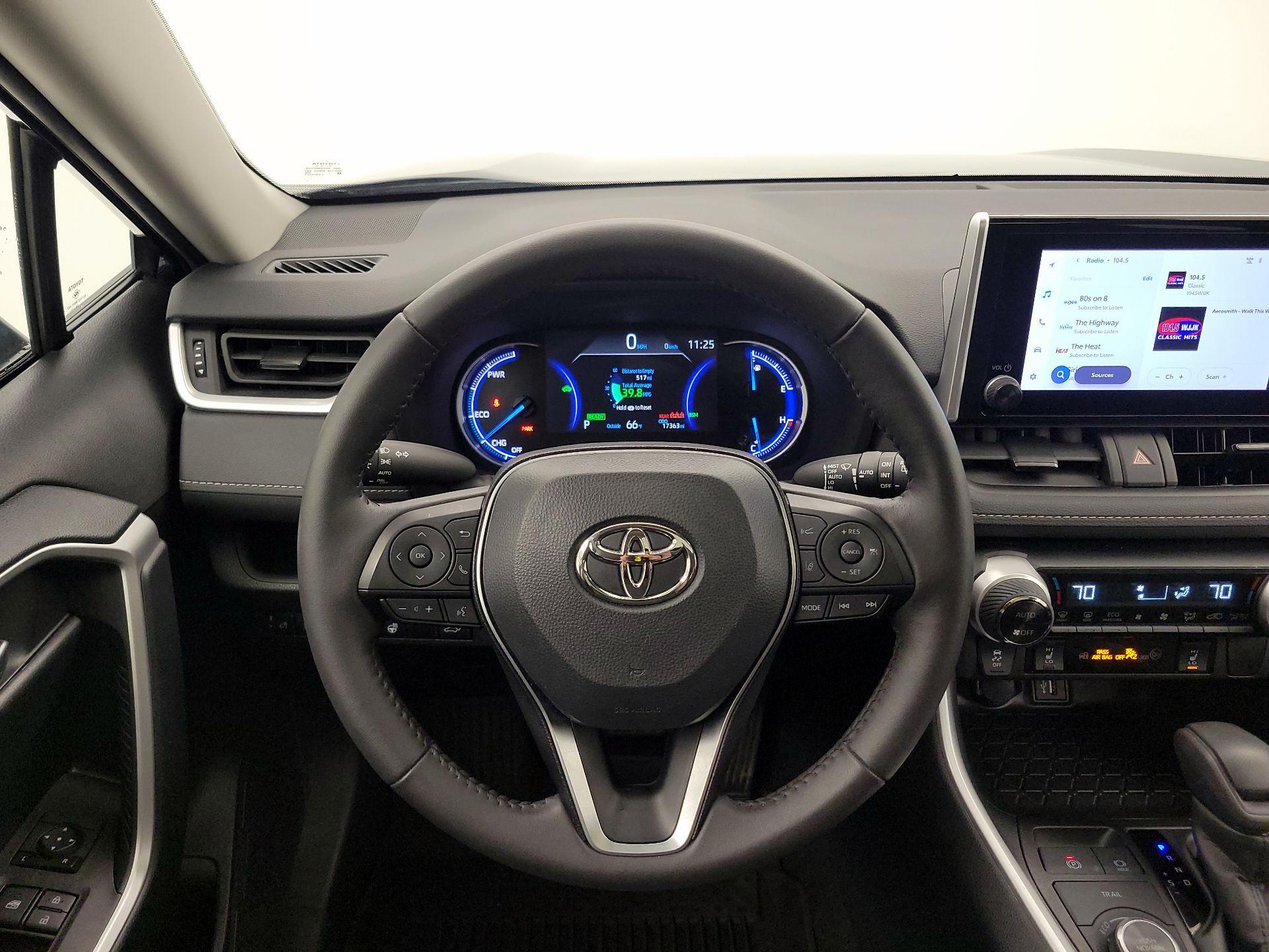 Thumbnail: 2025 Toyota RAV4 - 10