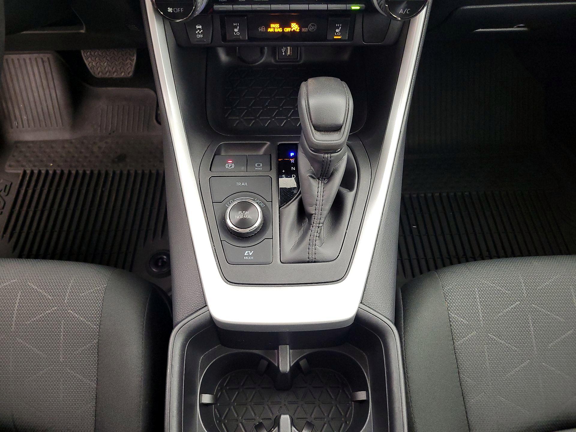 Thumbnail: 2025 Toyota RAV4 - 17