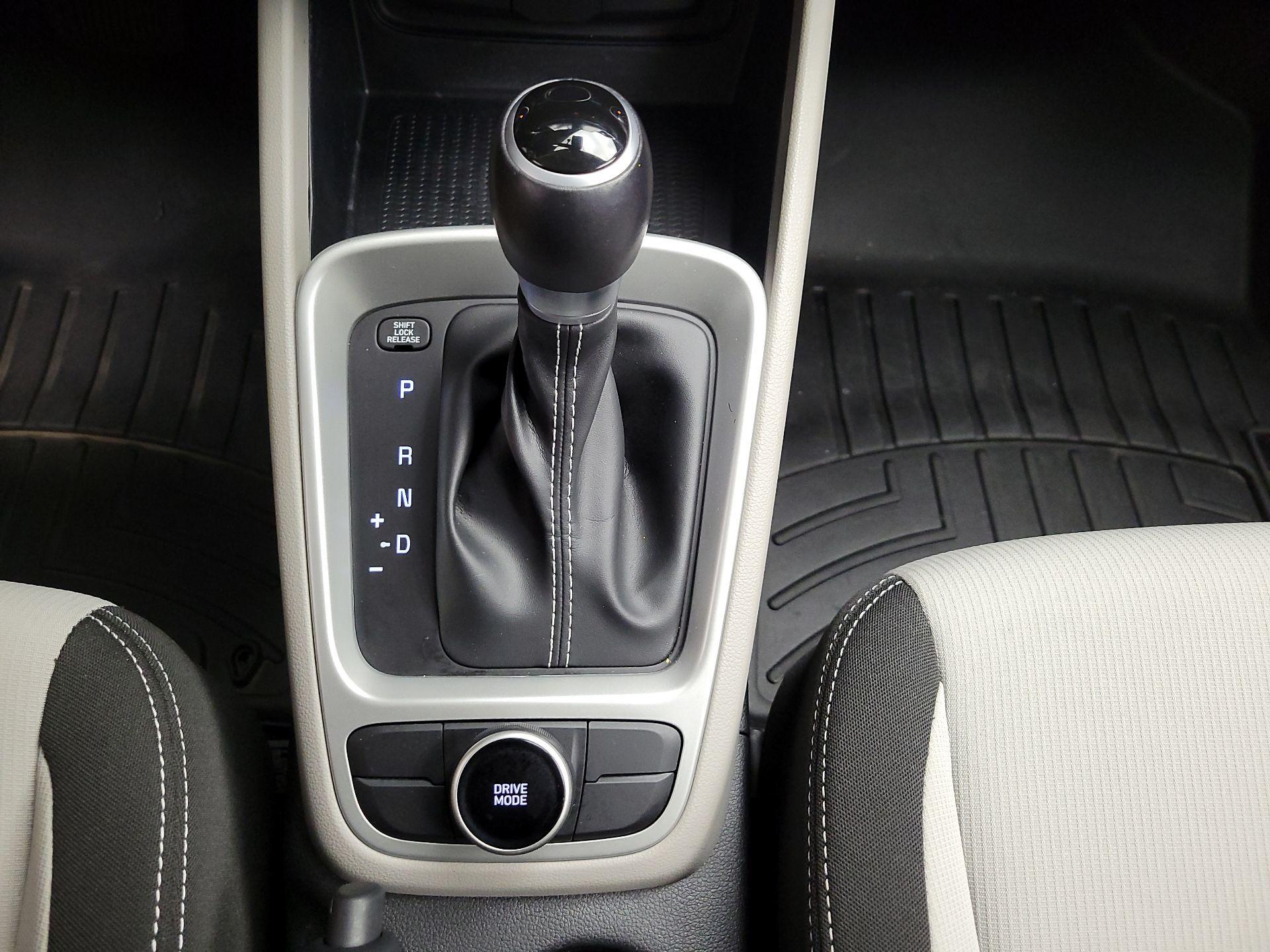 Thumbnail: 2022 Hyundai Venue - 16