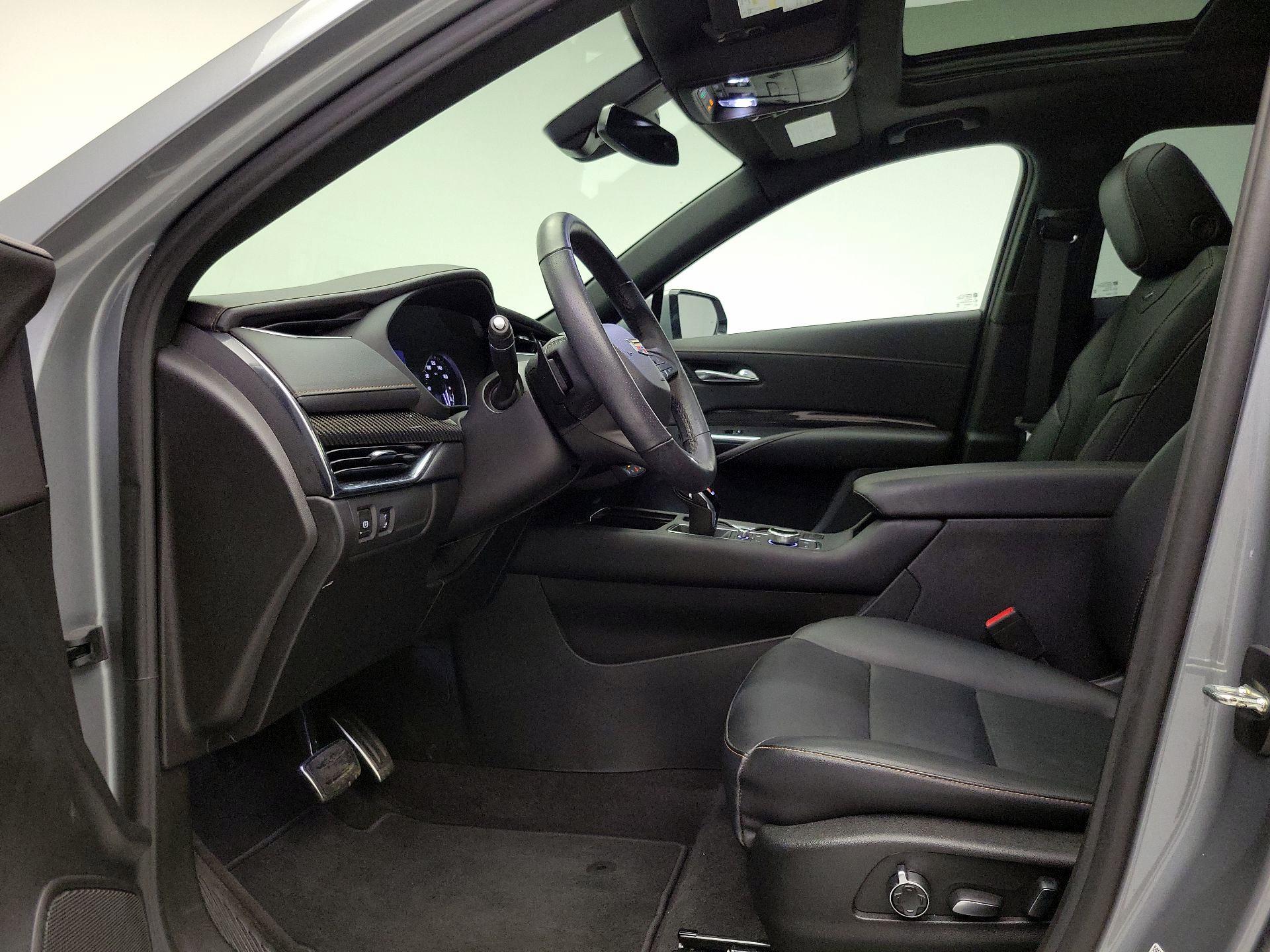 Thumbnail: 2023 Cadillac XT4 - 11