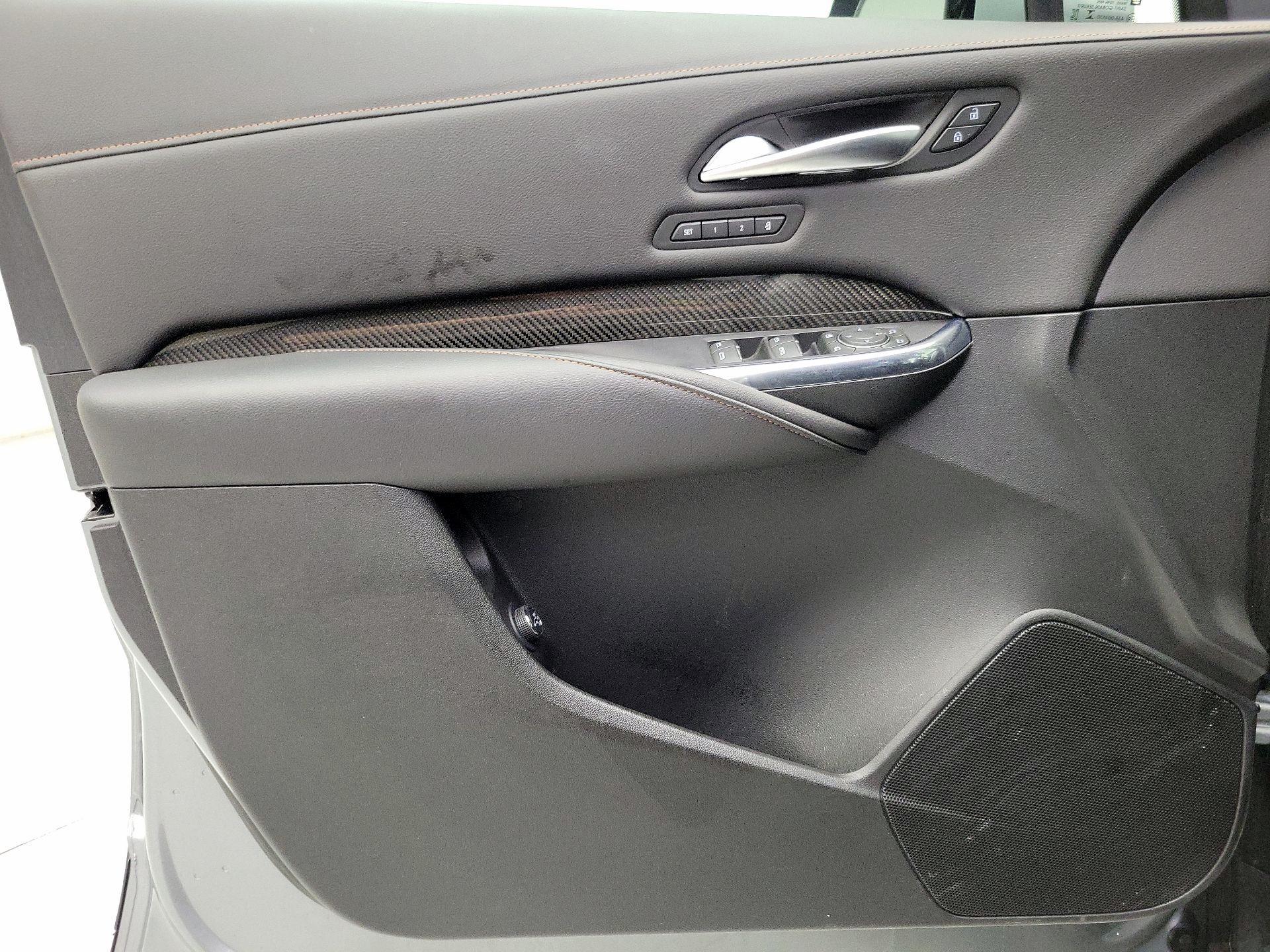 Thumbnail: 2023 Cadillac XT4 - 12