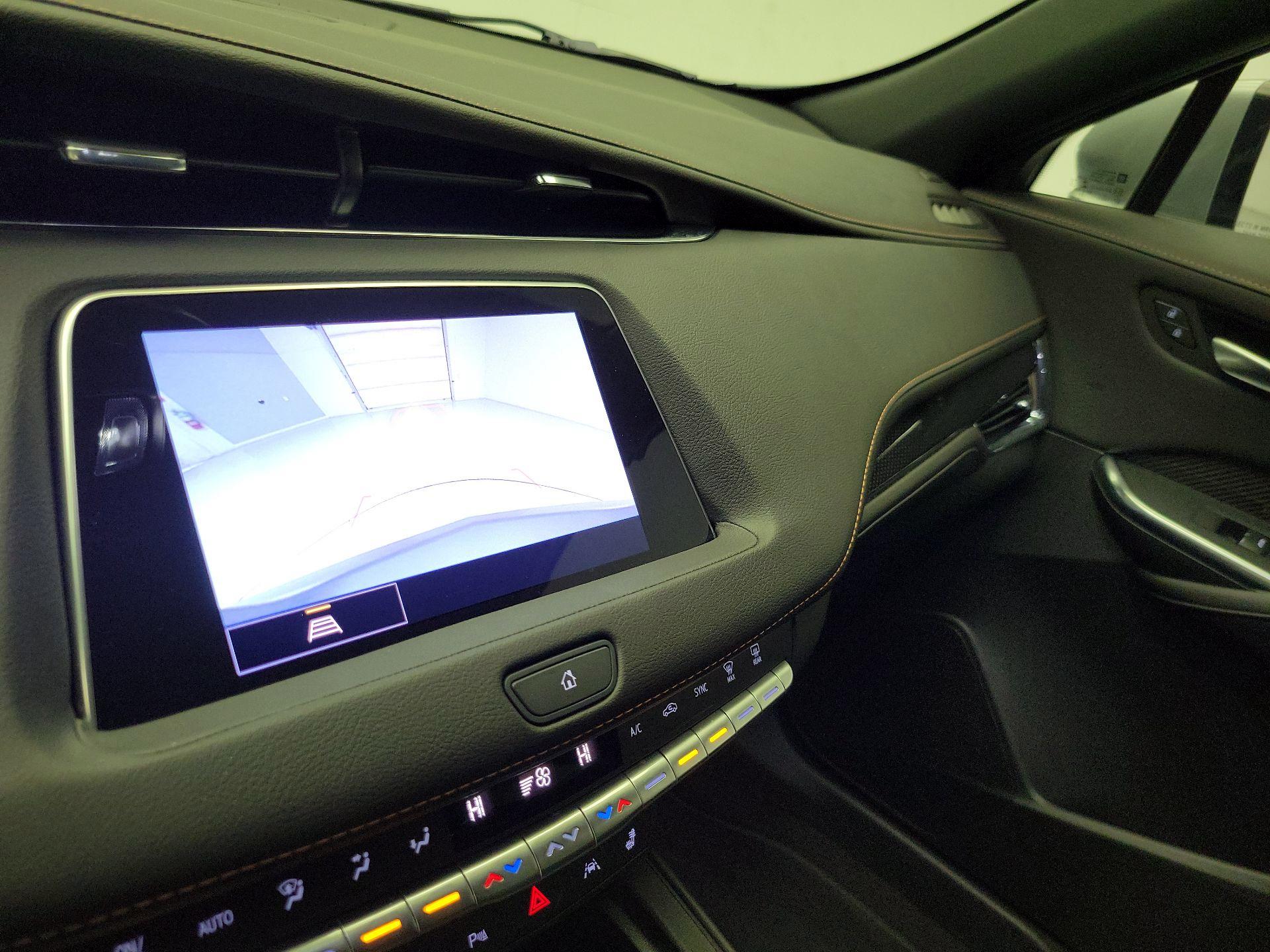 Thumbnail: 2023 Cadillac XT4 - 14