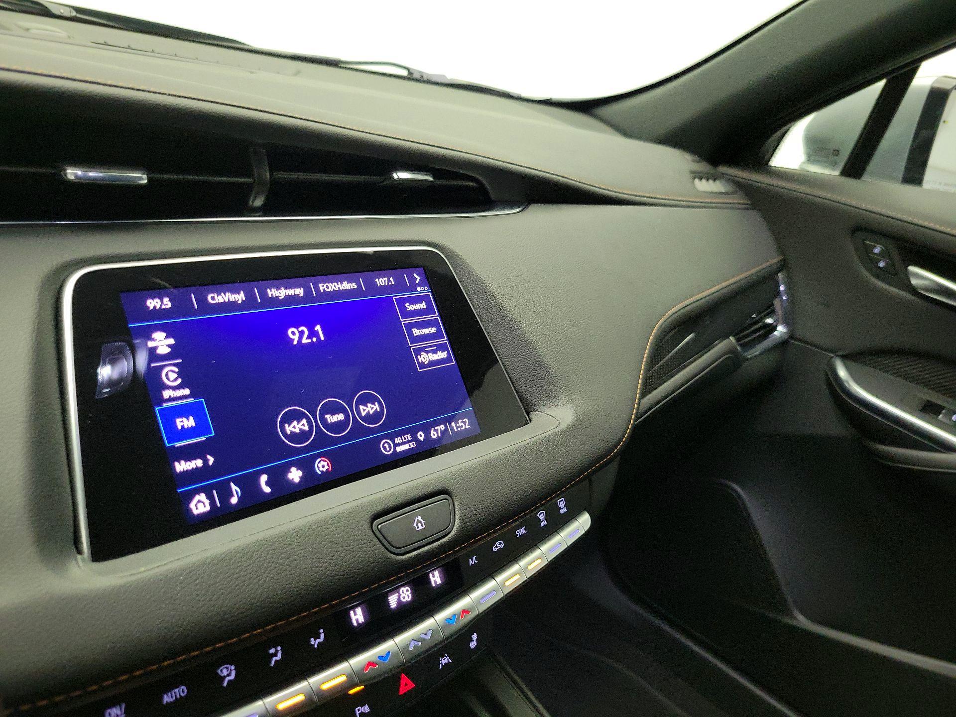 Thumbnail: 2023 Cadillac XT4 - 15