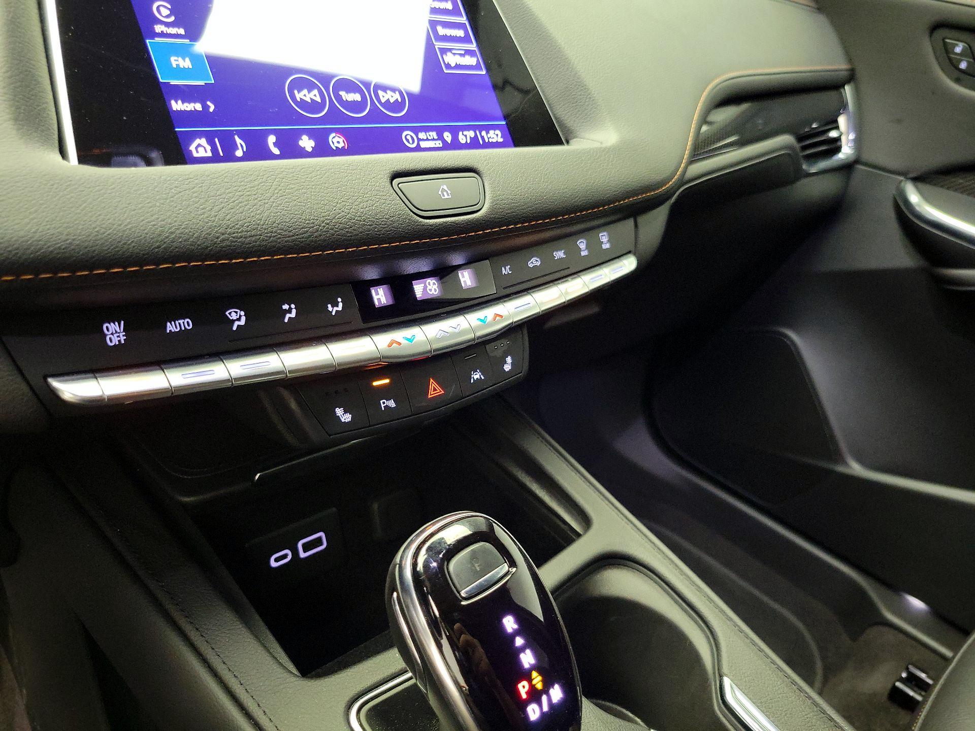 Thumbnail: 2023 Cadillac XT4 - 16