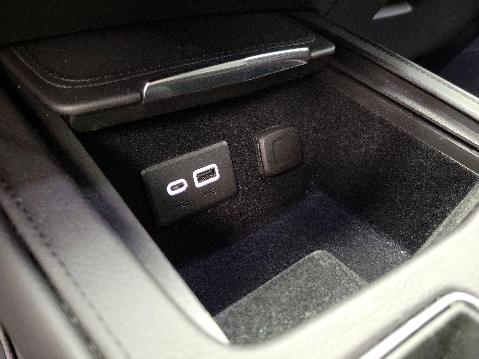 Thumbnail: 2023 Cadillac XT4 - 18