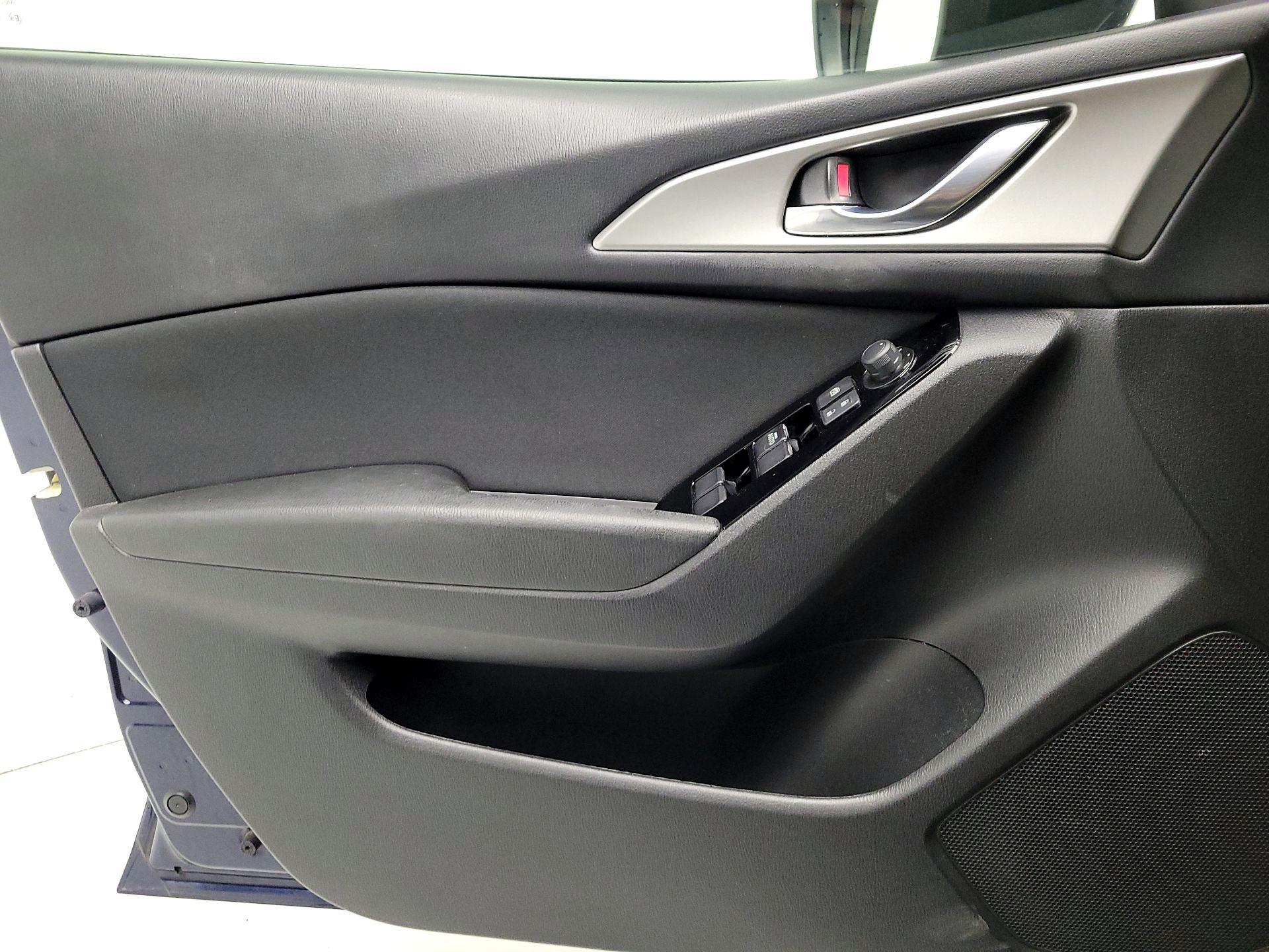 Thumbnail: 2018 Mazda Mazda3 - 12