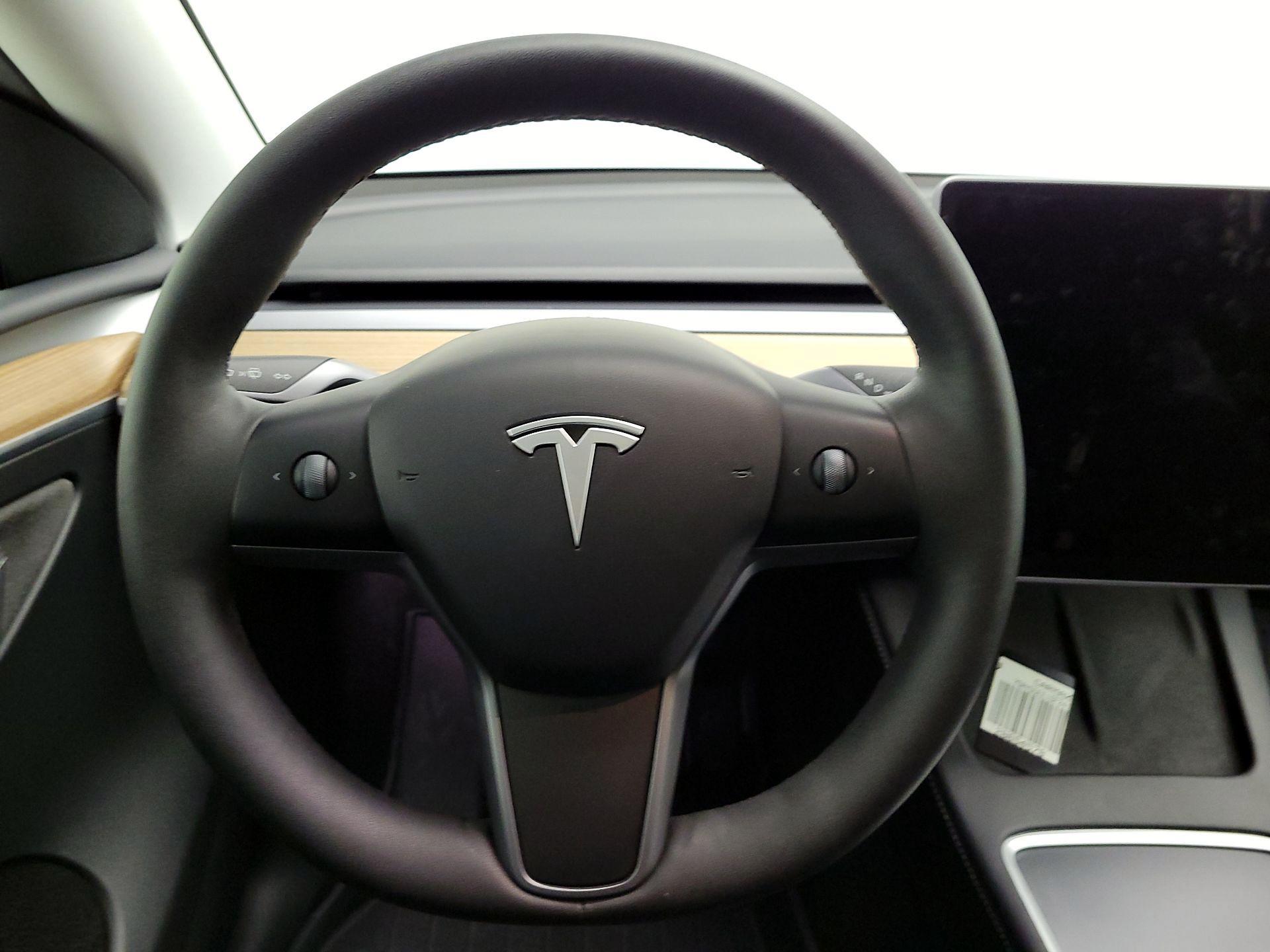 Thumbnail: 2025 Tesla Model Y - 10