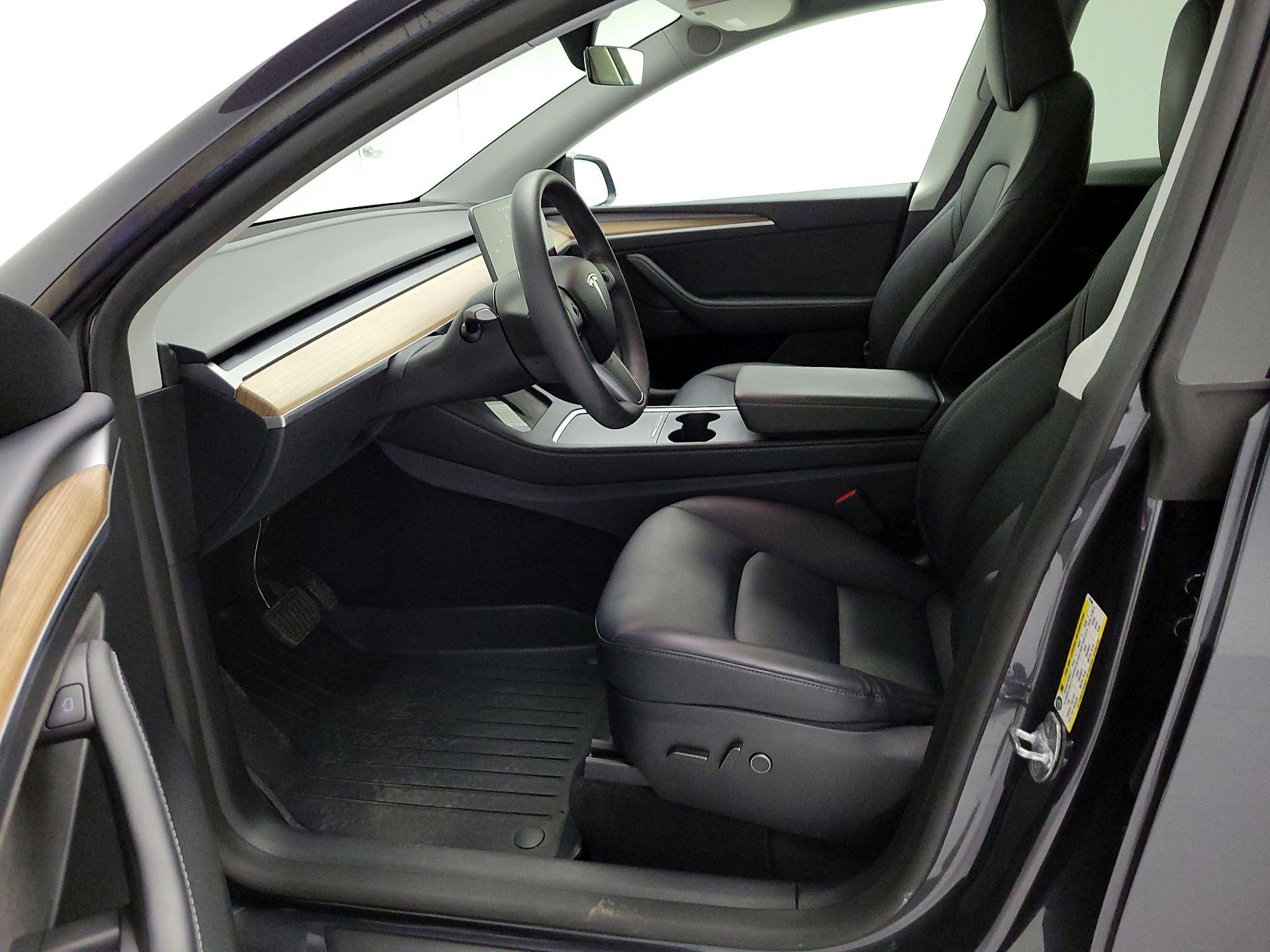 Thumbnail: 2025 Tesla Model Y - 11