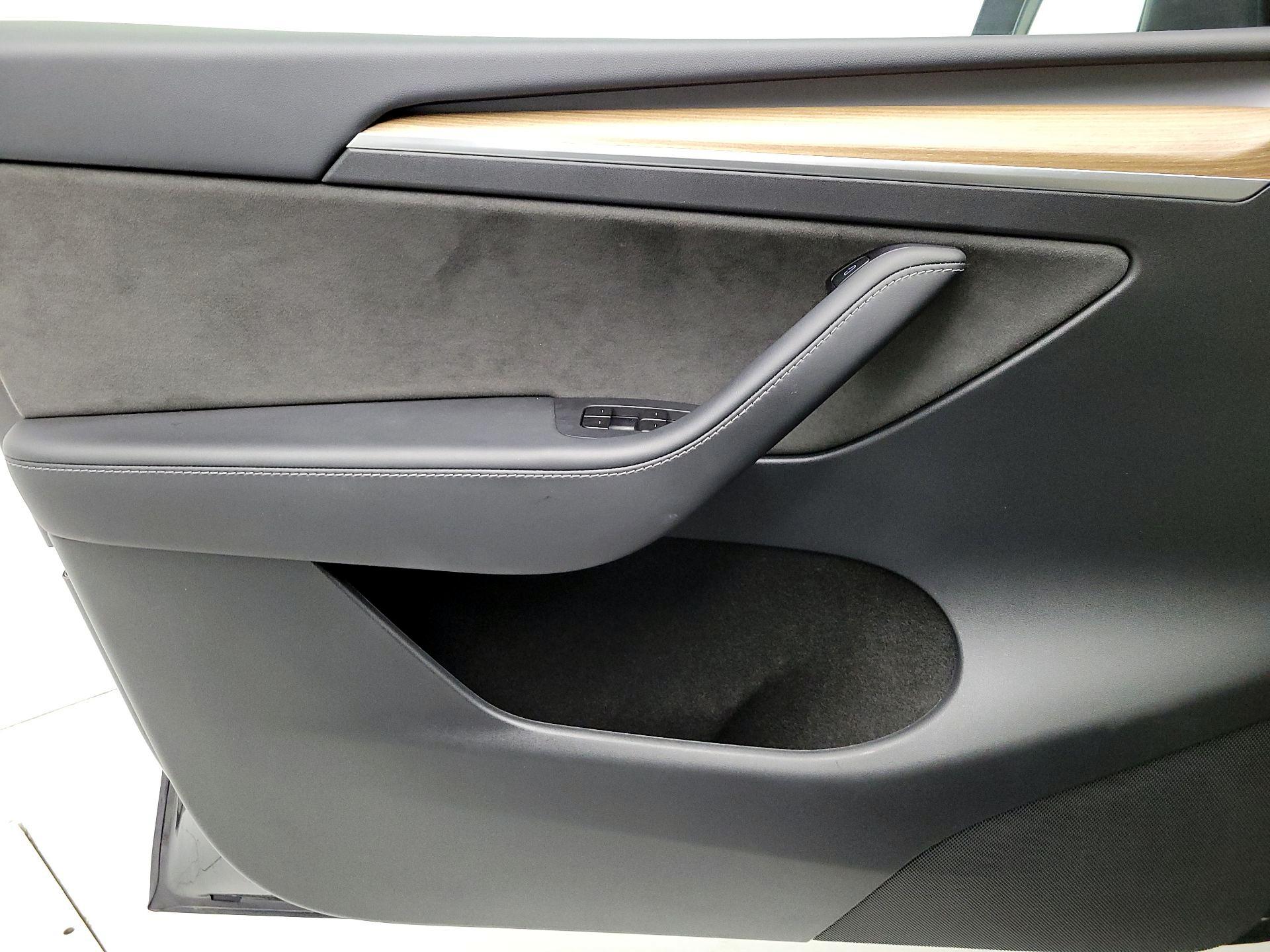 Thumbnail: 2025 Tesla Model Y - 12