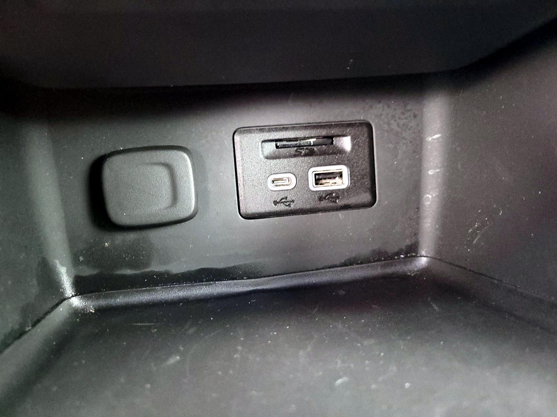 Thumbnail: 2023 GMC Acadia - 18