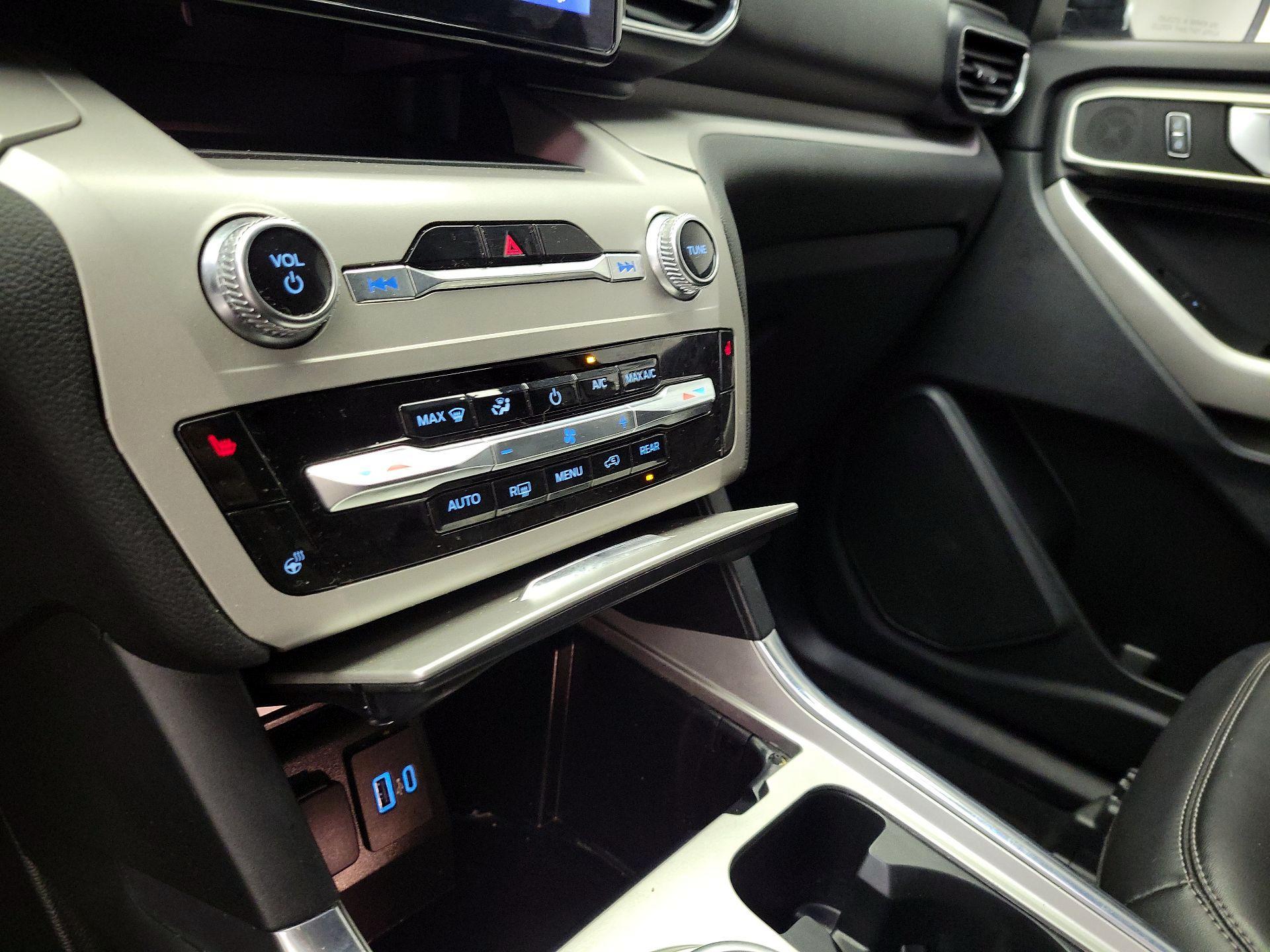 Thumbnail: 2023 Ford Explorer - 16