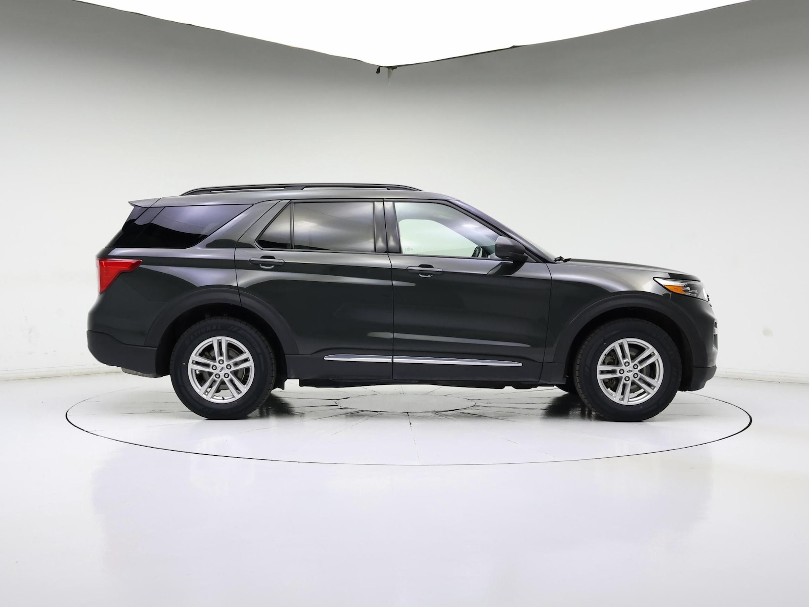 2023 Ford Explorer XLT - Photo 8