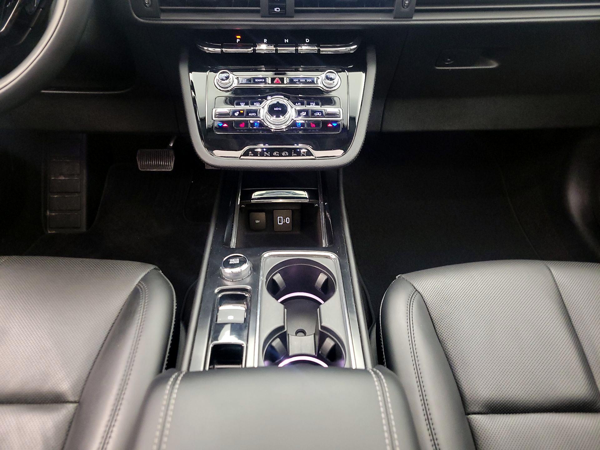 Thumbnail: 2022 Lincoln Corsair - 18