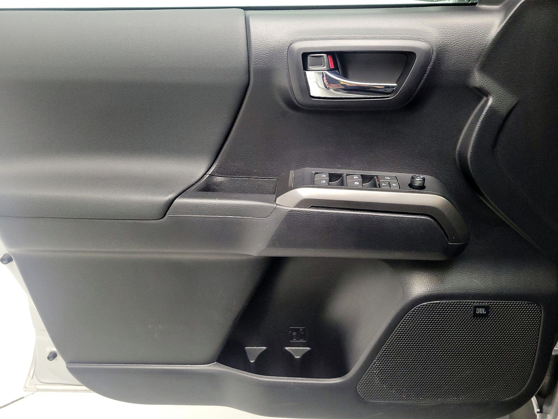 Thumbnail: 2021 Toyota Tacoma - 12