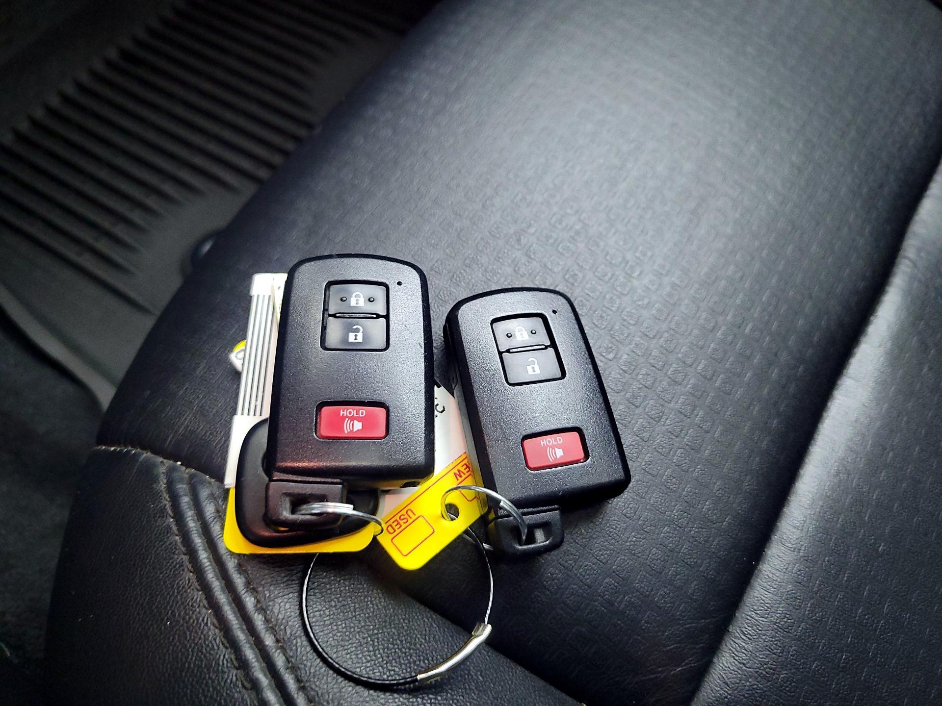 Thumbnail: 2021 Toyota Tacoma - 18