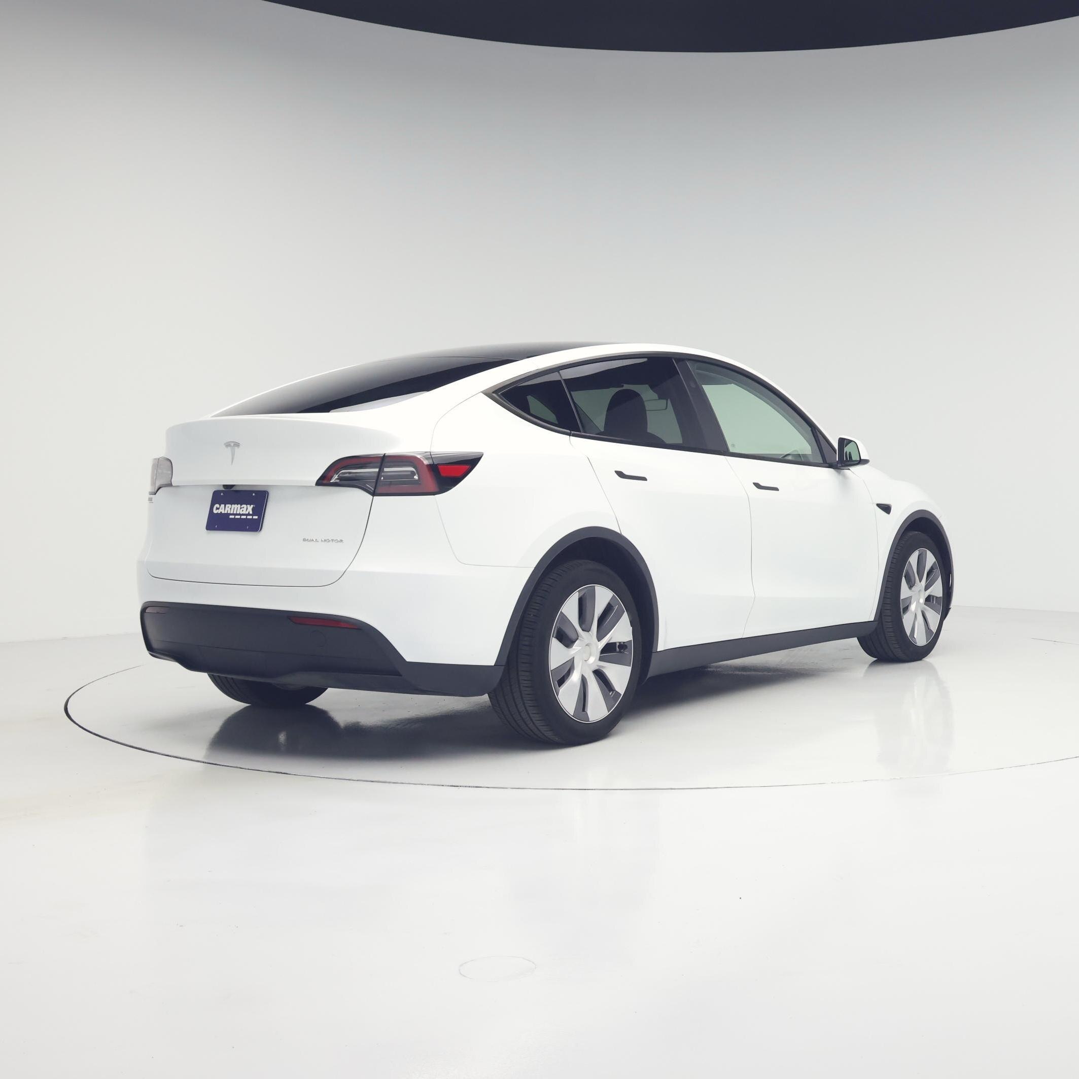 Thumbnail: 2024 Tesla Model Y - 8