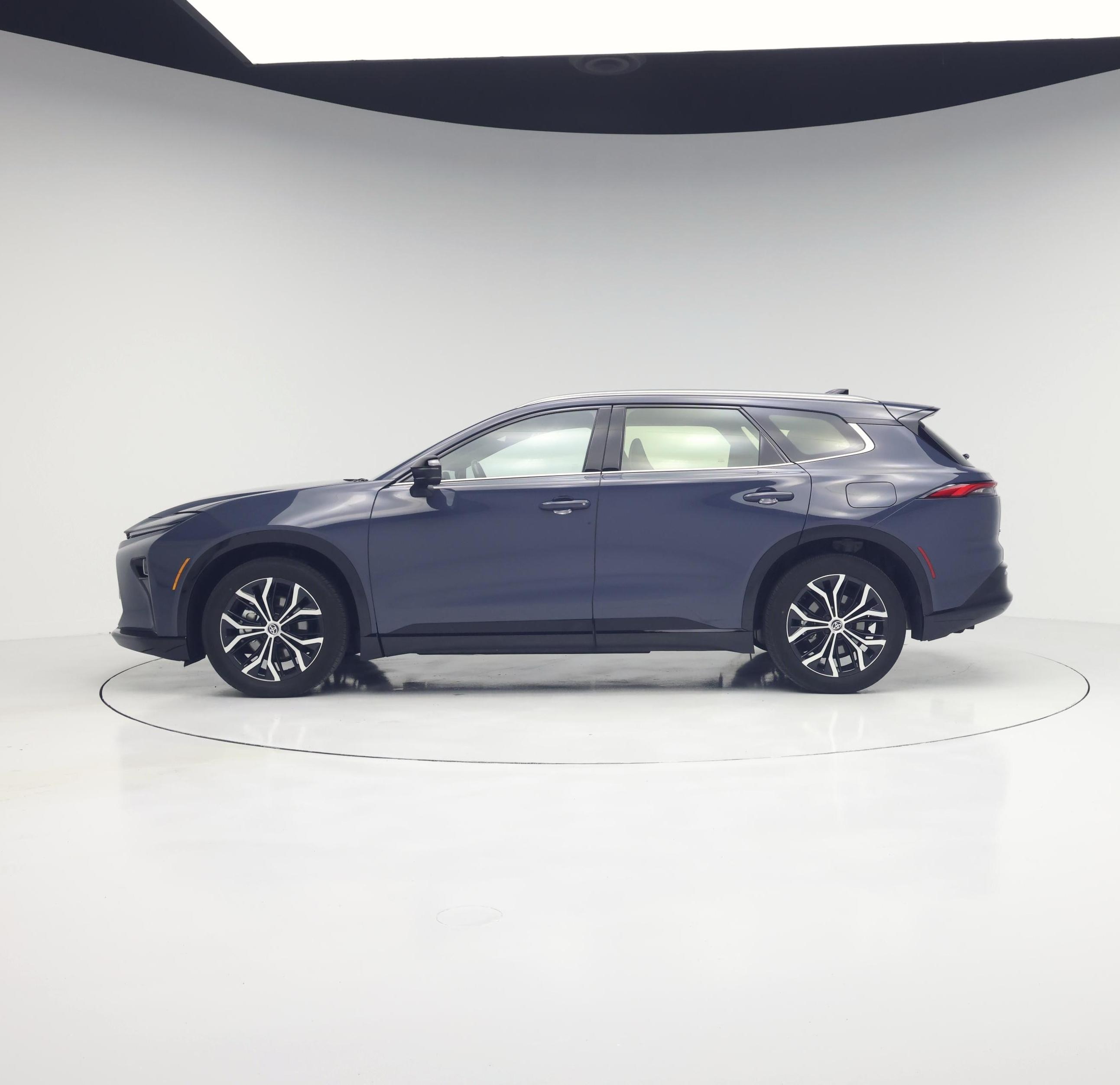 Thumbnail: 2025 Toyota Crown Signia - 3