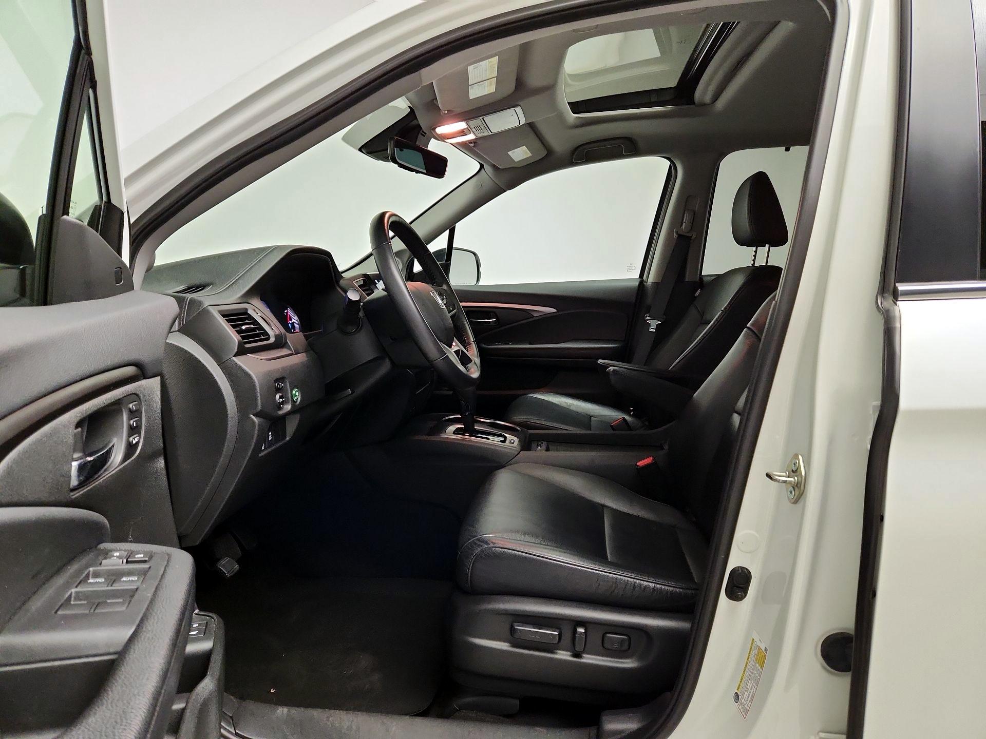 Thumbnail: 2020 Honda Pilot - 11