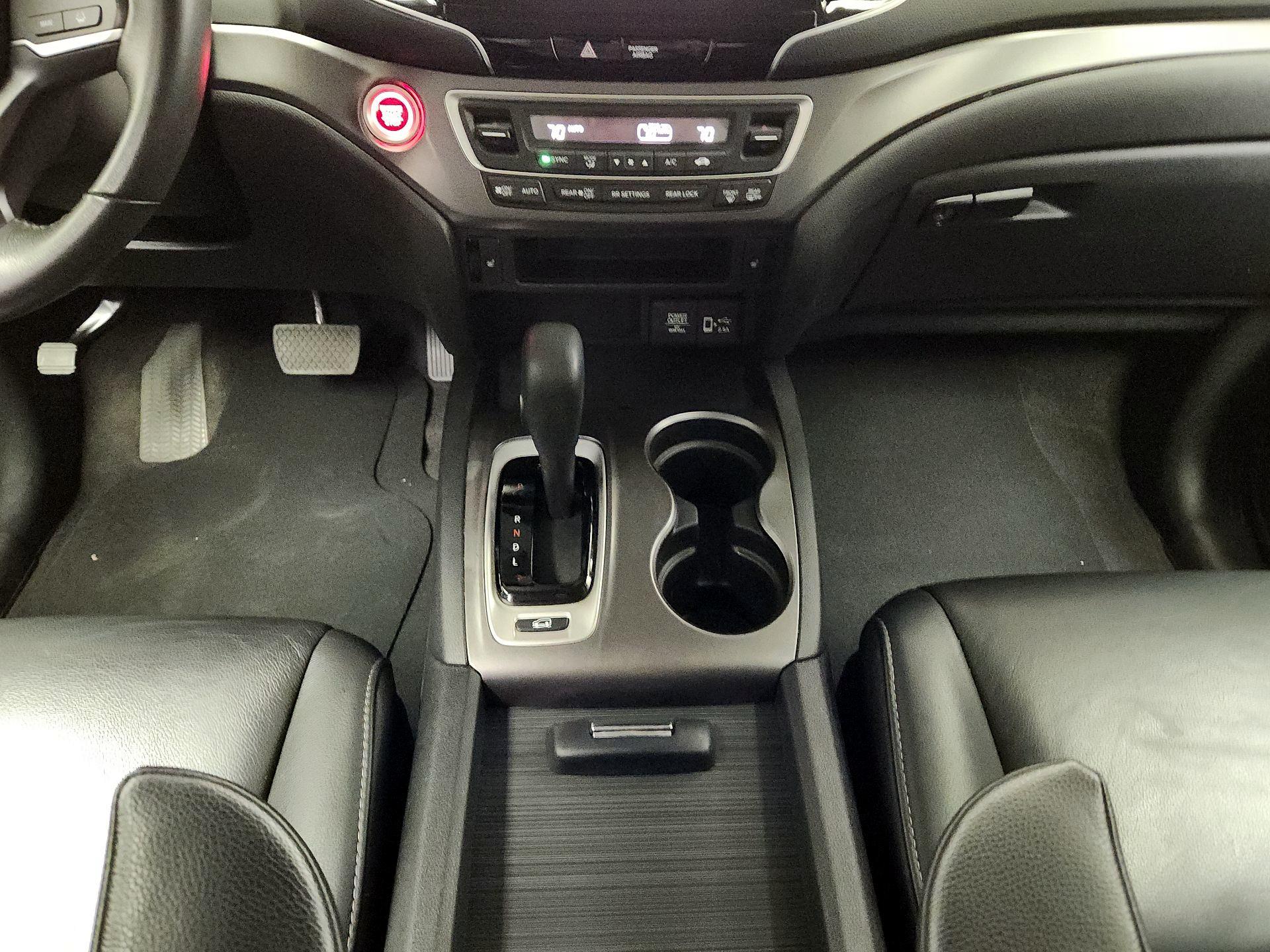 Thumbnail: 2020 Honda Pilot - 17