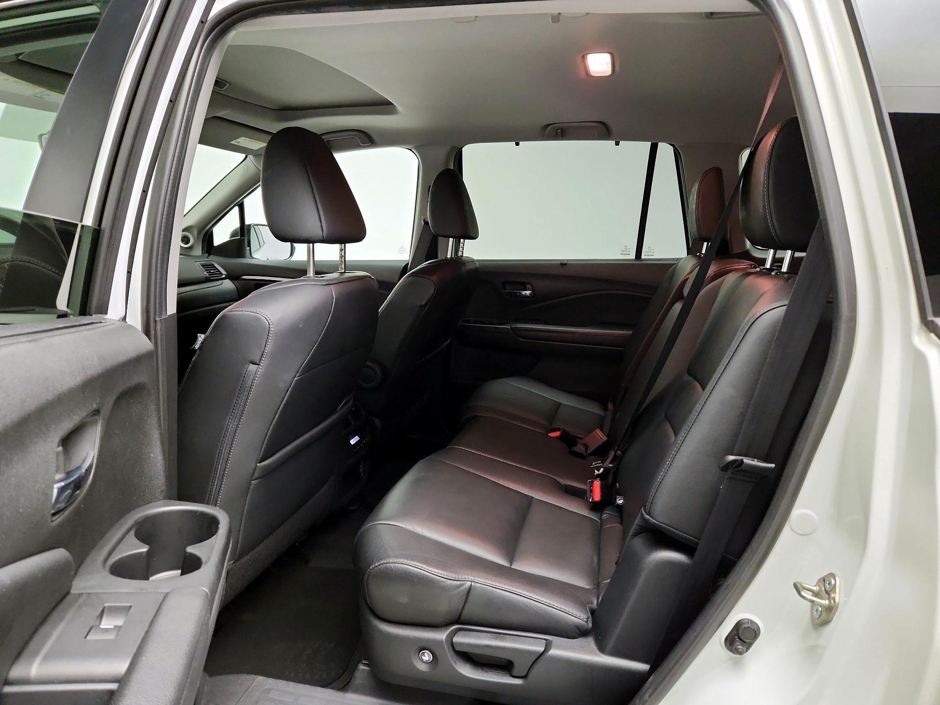 Thumbnail: 2020 Honda Pilot - 20