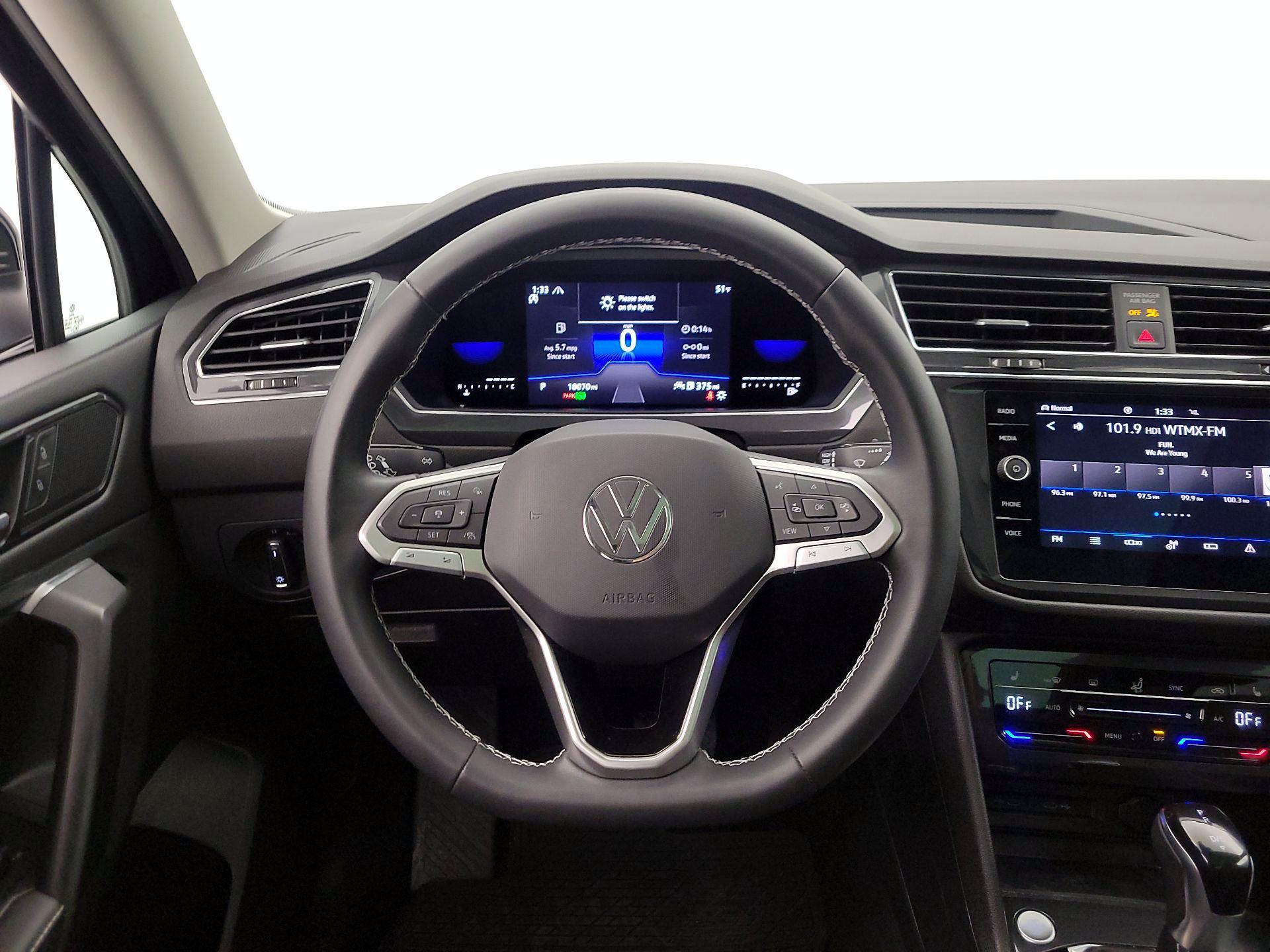 Thumbnail: 2023 Volkswagen Tiguan - 10