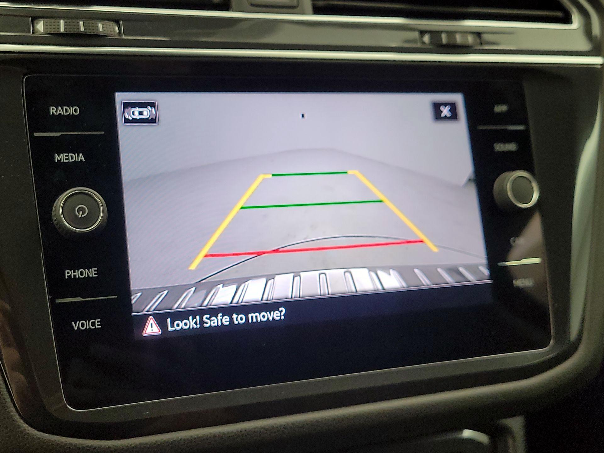 Thumbnail: 2023 Volkswagen Tiguan - 14