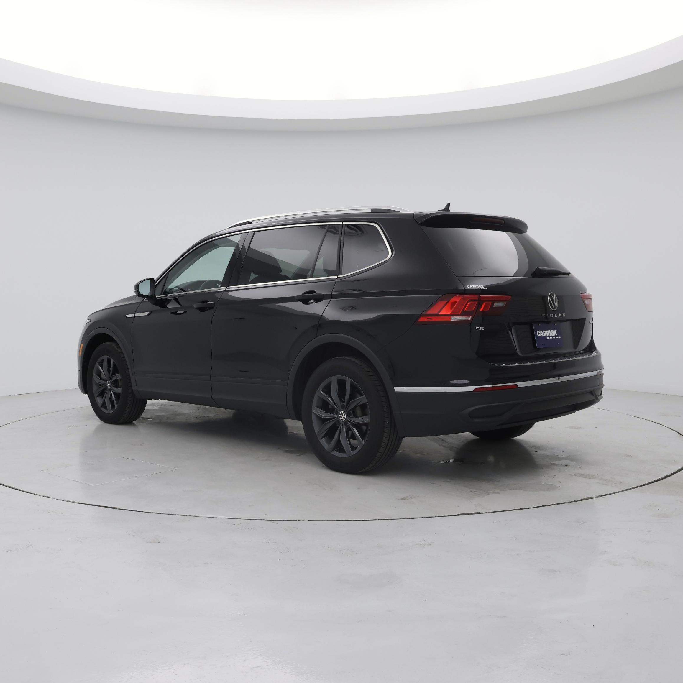 Thumbnail: 2023 Volkswagen Tiguan - 2