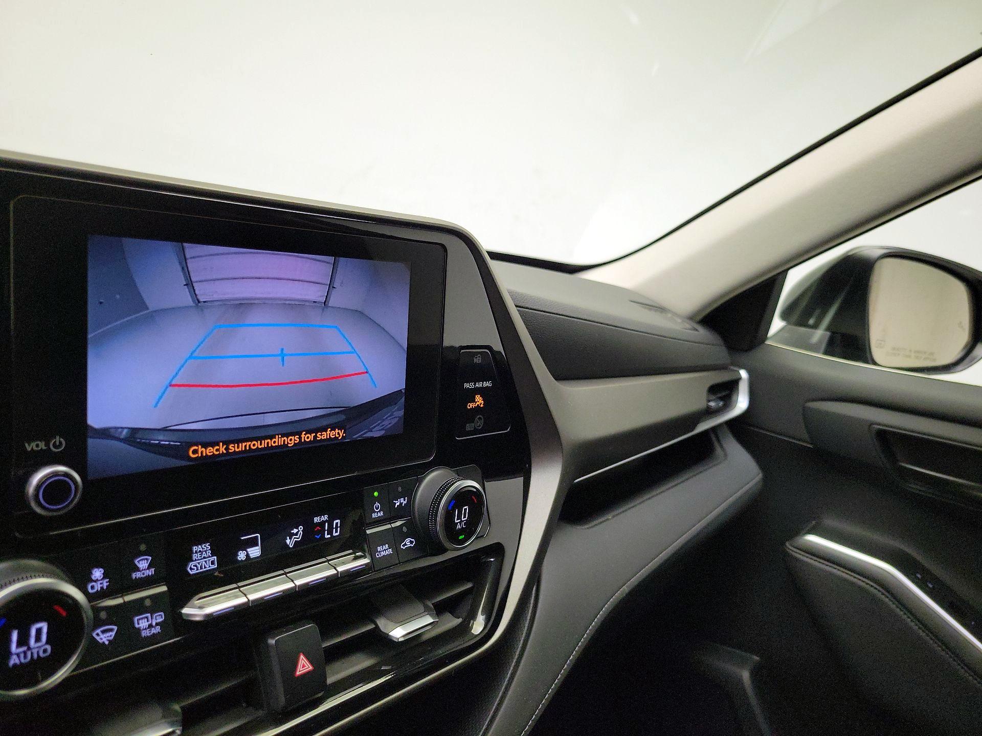 Thumbnail: 2023 Toyota Highlander - 14