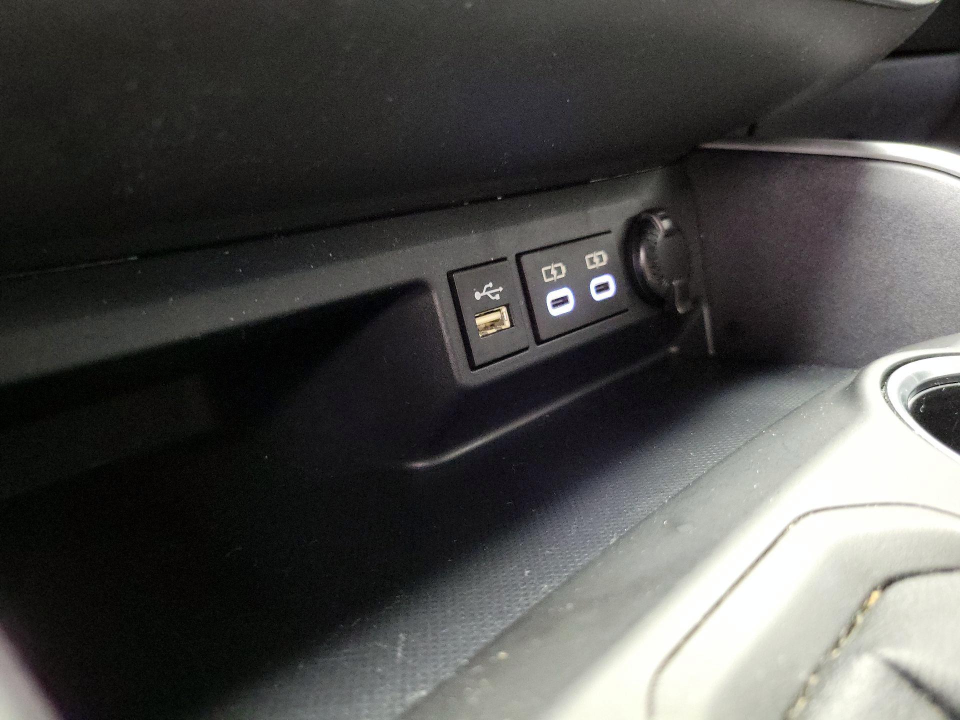 Thumbnail: 2023 Toyota Highlander - 18