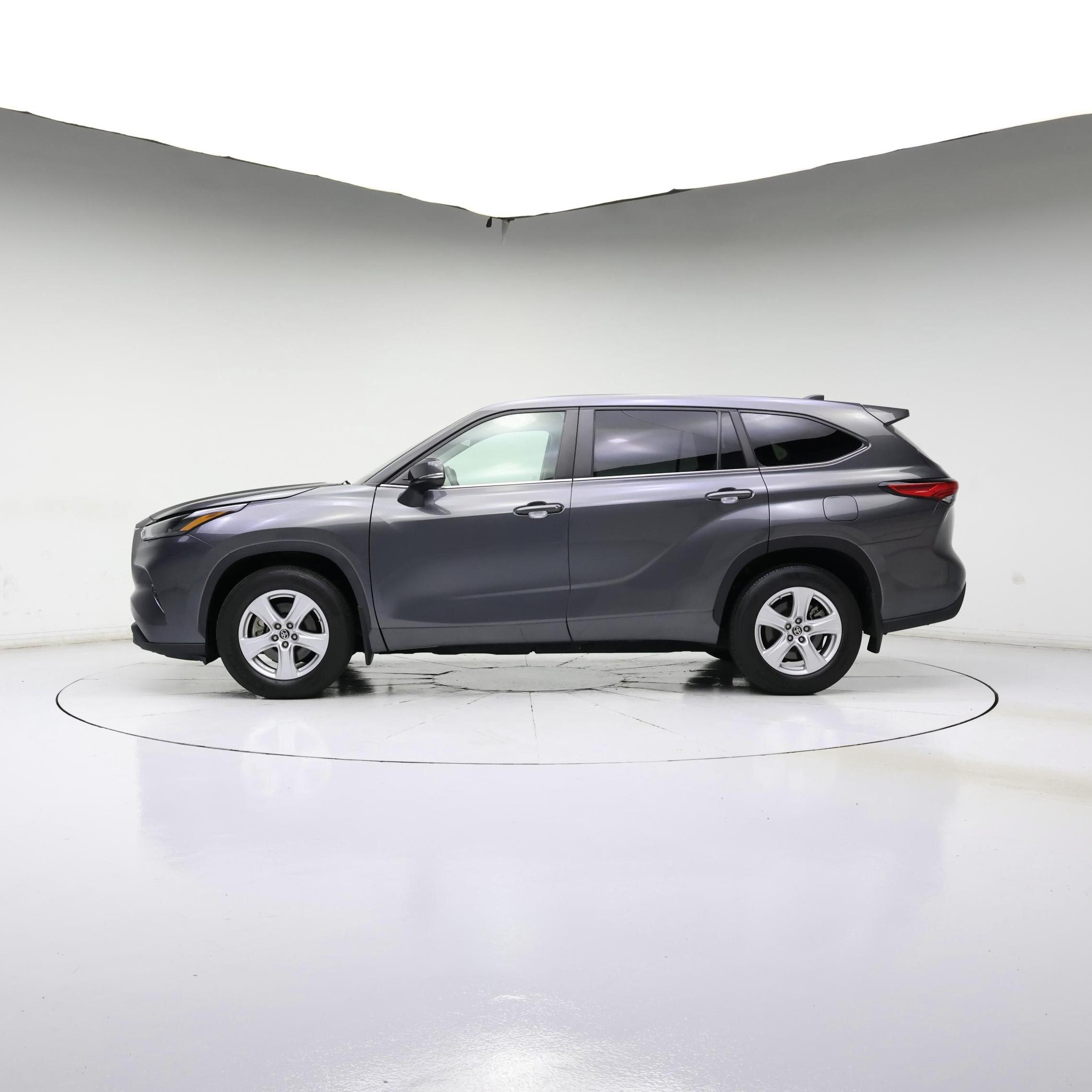 Thumbnail: 2023 Toyota Highlander - 3