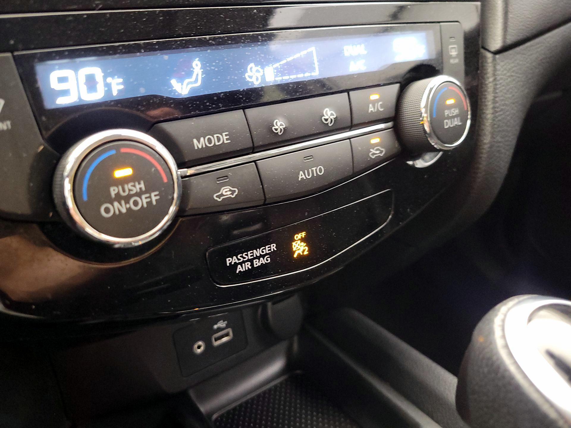 Thumbnail: 2020 Nissan Rogue - 17