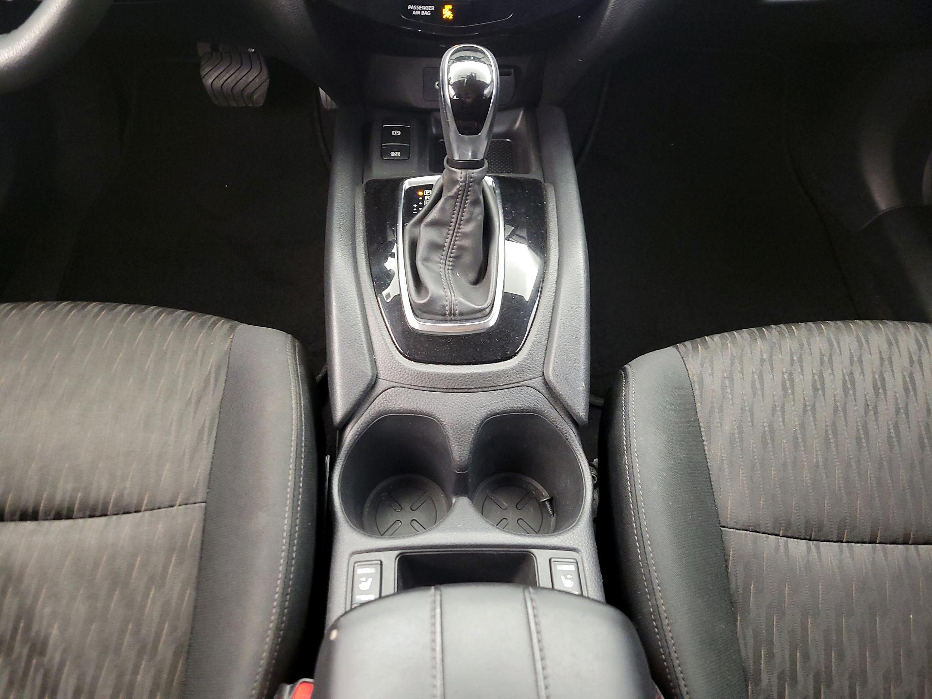 Thumbnail: 2020 Nissan Rogue - 18