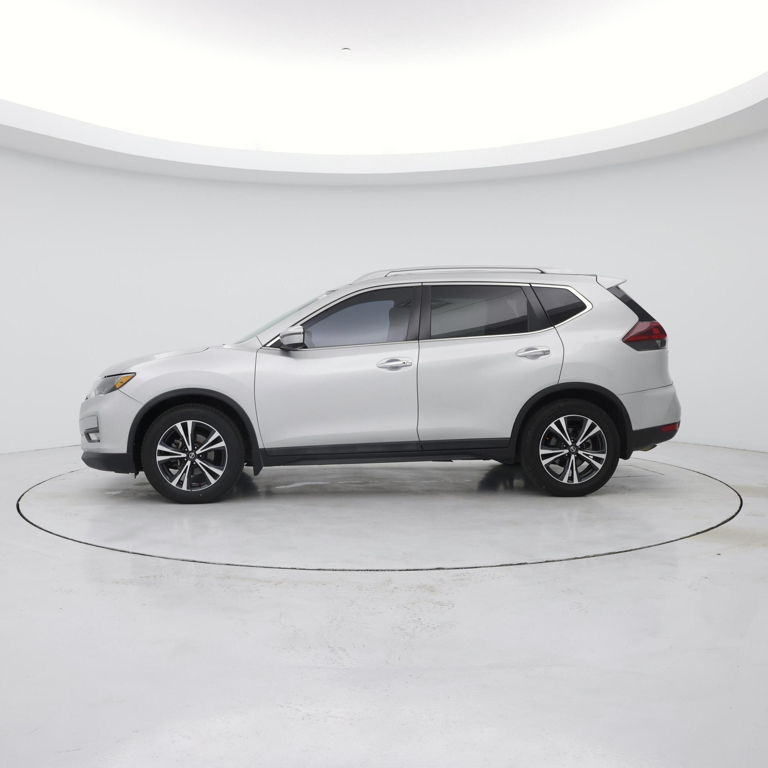 Thumbnail: 2020 Nissan Rogue - 3