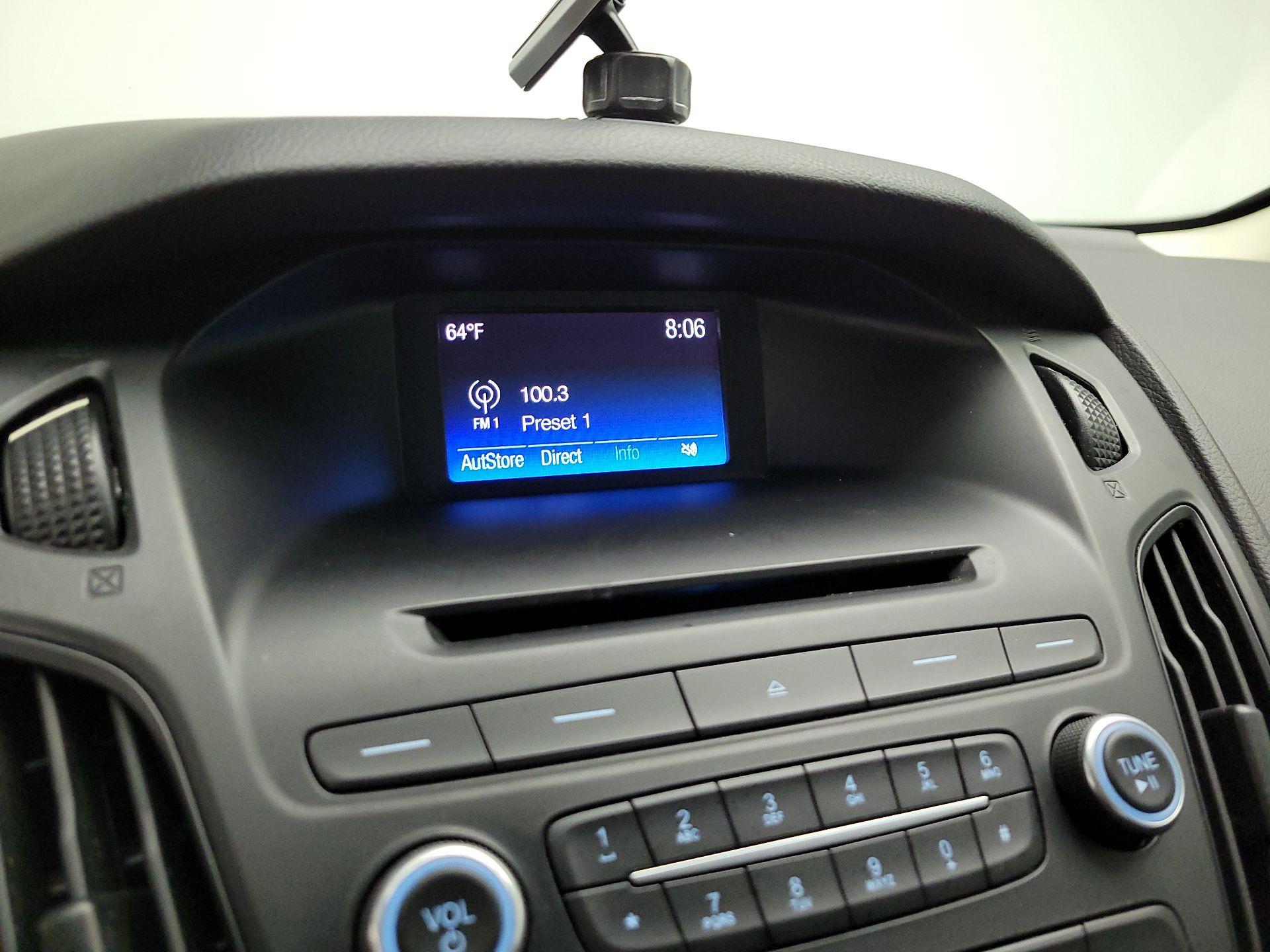 Thumbnail: 2016 Ford Focus - 15