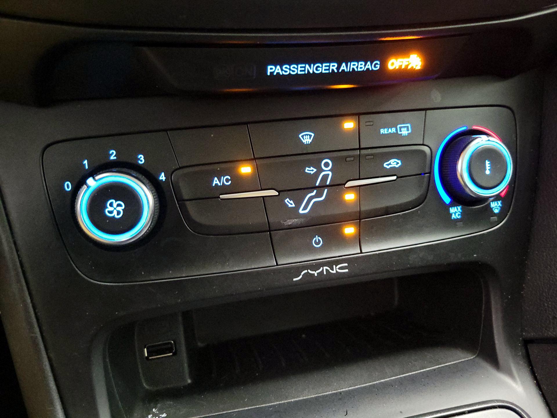 Thumbnail: 2016 Ford Focus - 16