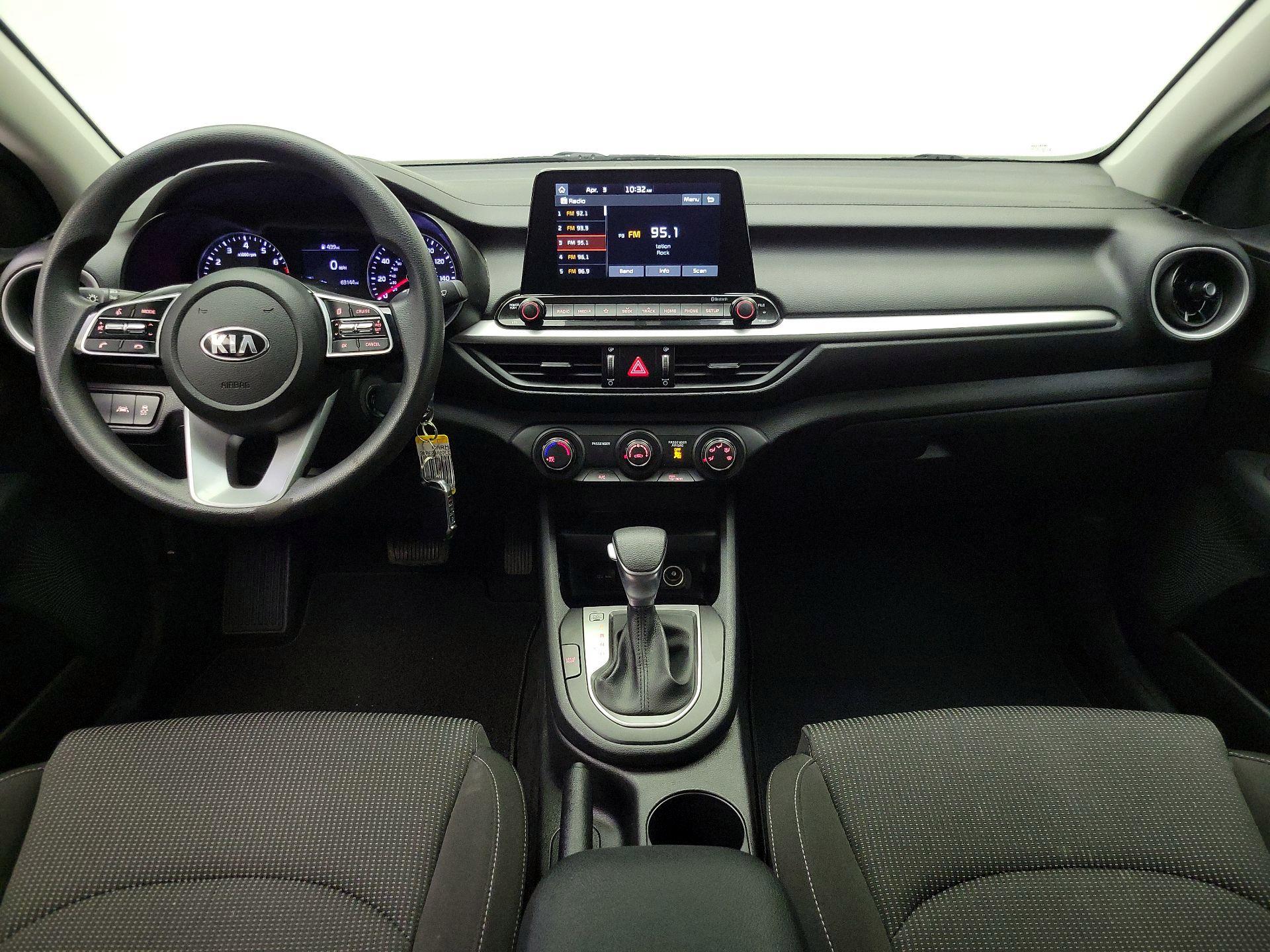 Thumbnail: 2020 Kia Forte - 9